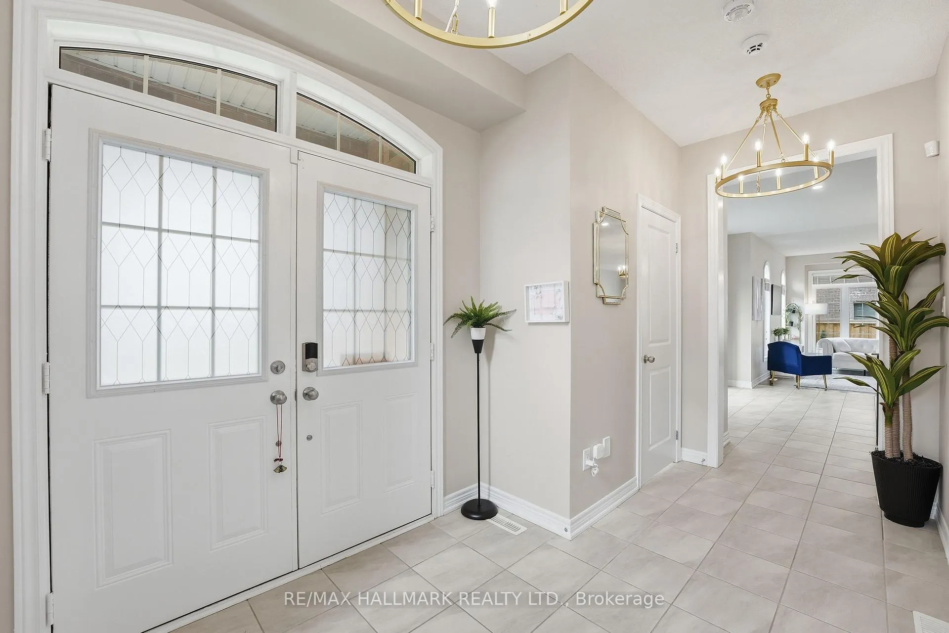 Photo 5 of 85 Adventura Road, Brampton, Northwest Brampton — HOMEH