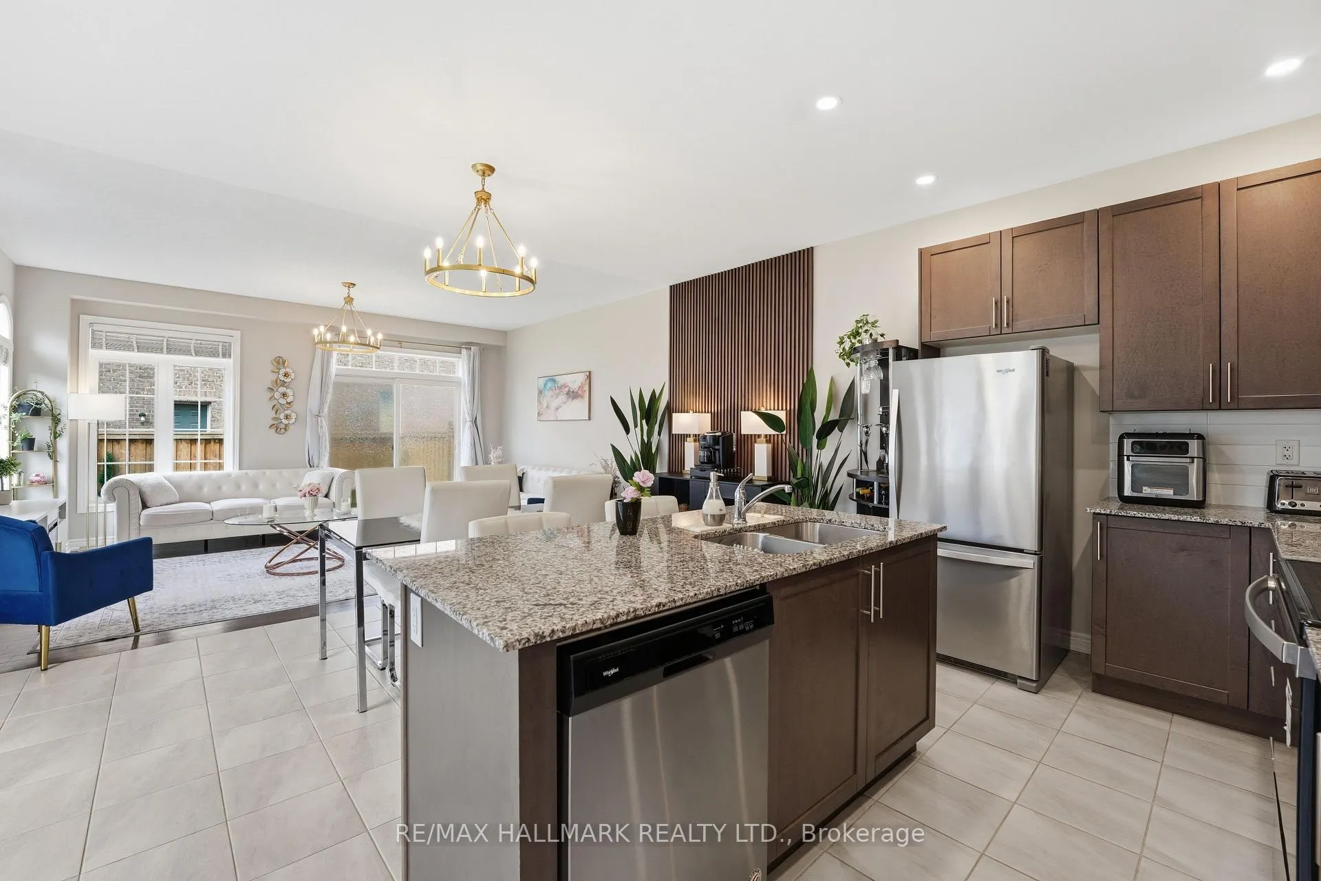 Photo 8 of 85 Adventura Road, Brampton, Northwest Brampton — HOMEH
