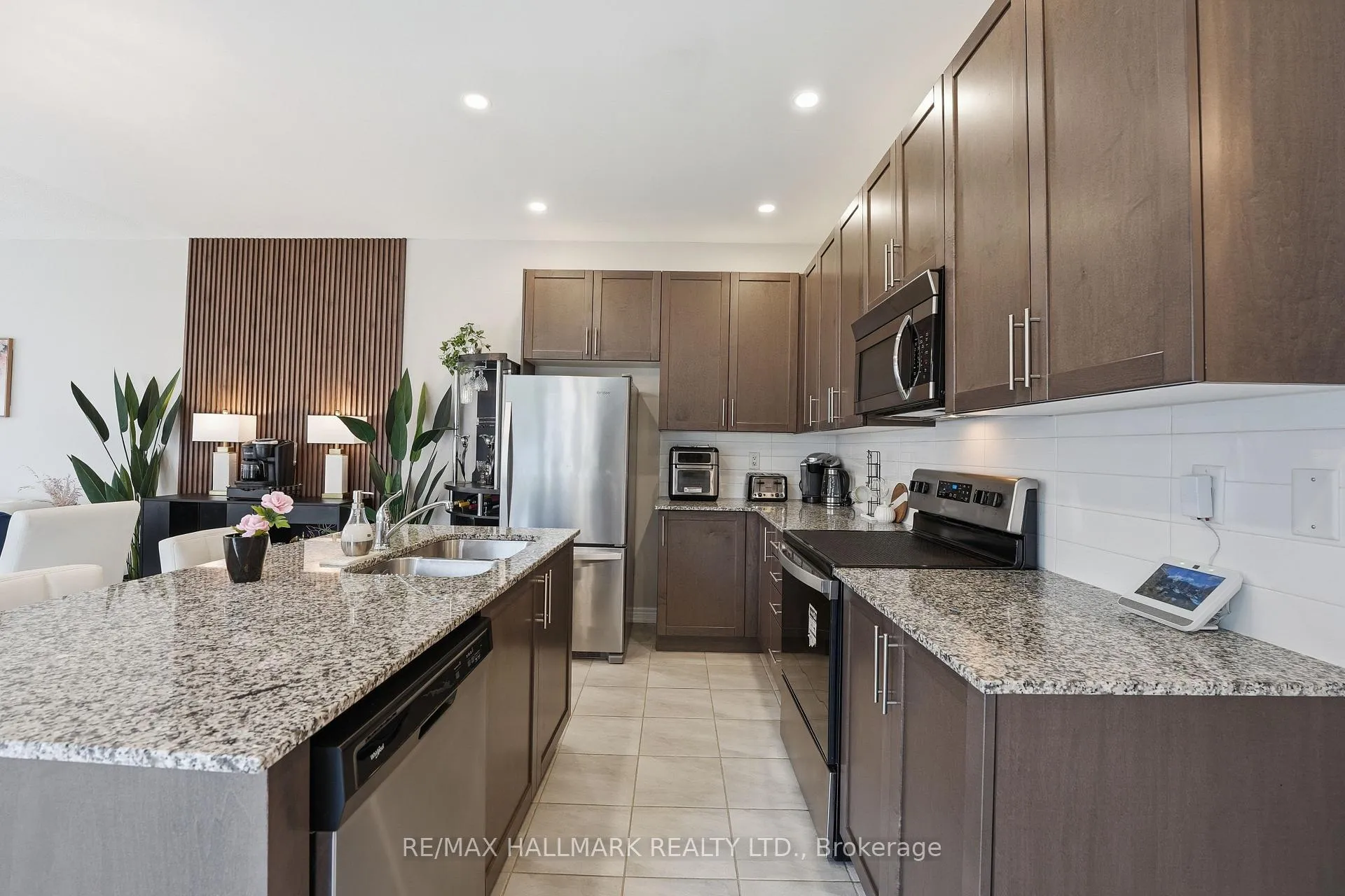 Photo 9 of 85 Adventura Road, Brampton, Northwest Brampton — HOMEH