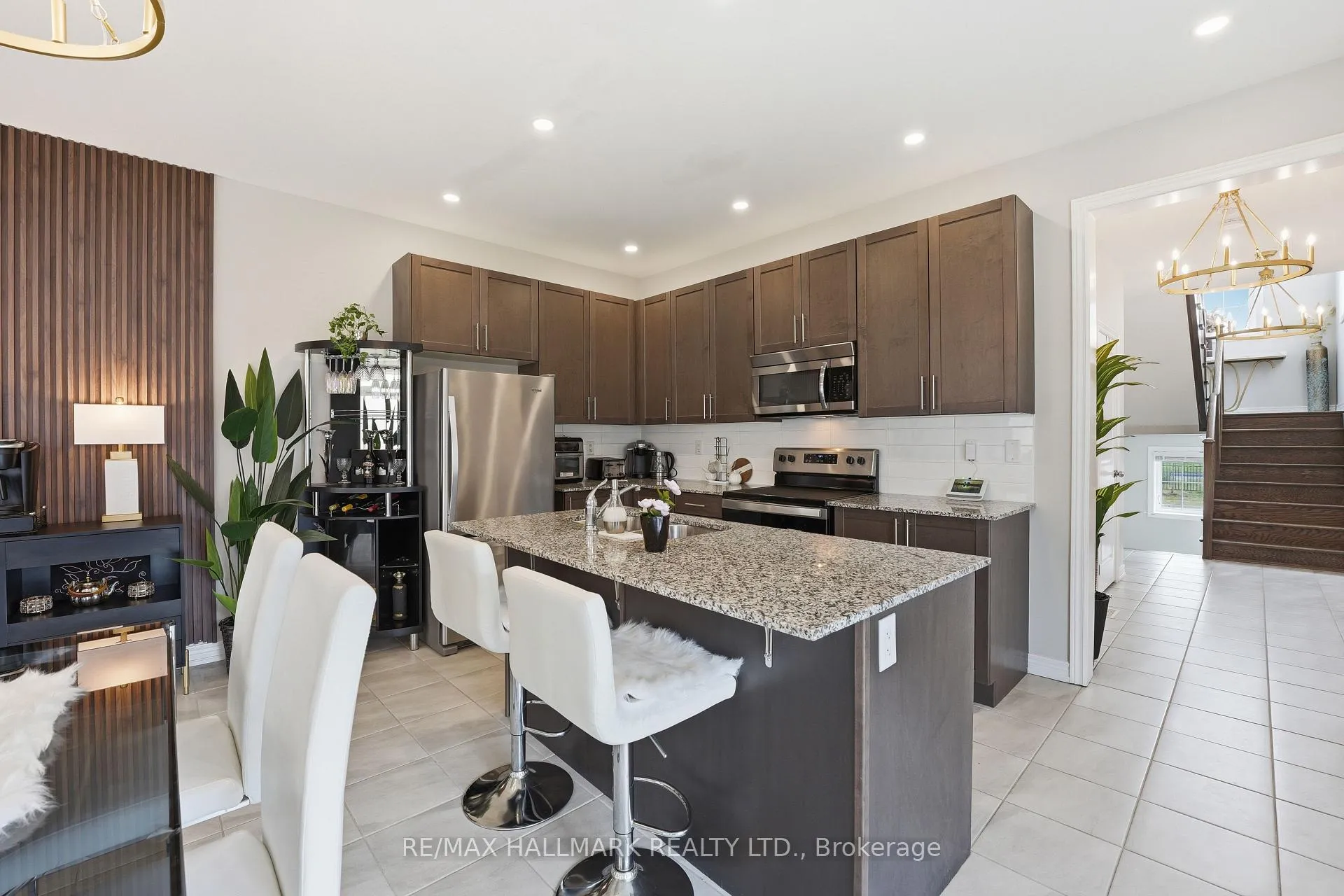 Photo 10 of 85 Adventura Road, Brampton, Northwest Brampton — HOMEH