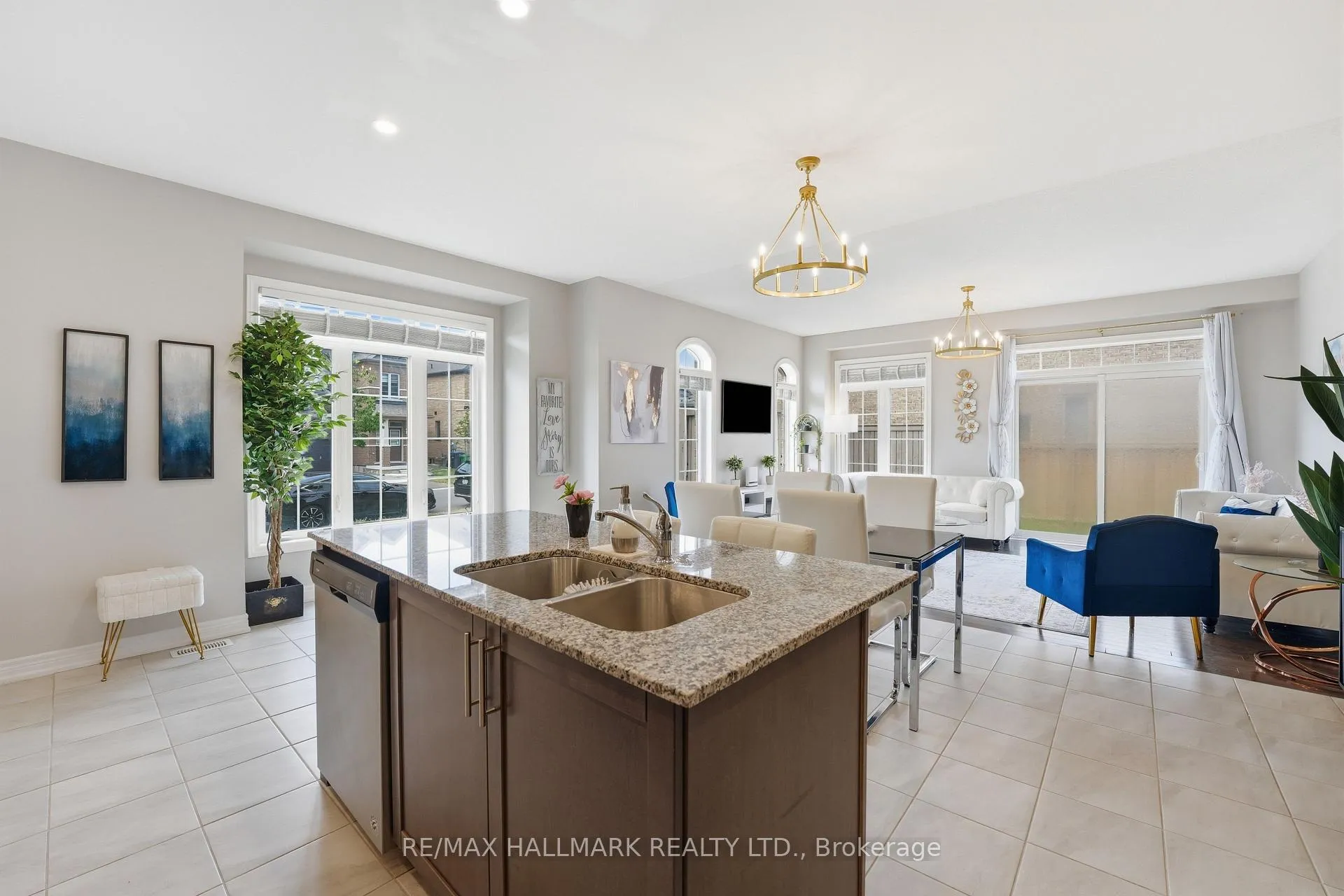 Photo 12 of 85 Adventura Road, Brampton, Northwest Brampton — HOMEH