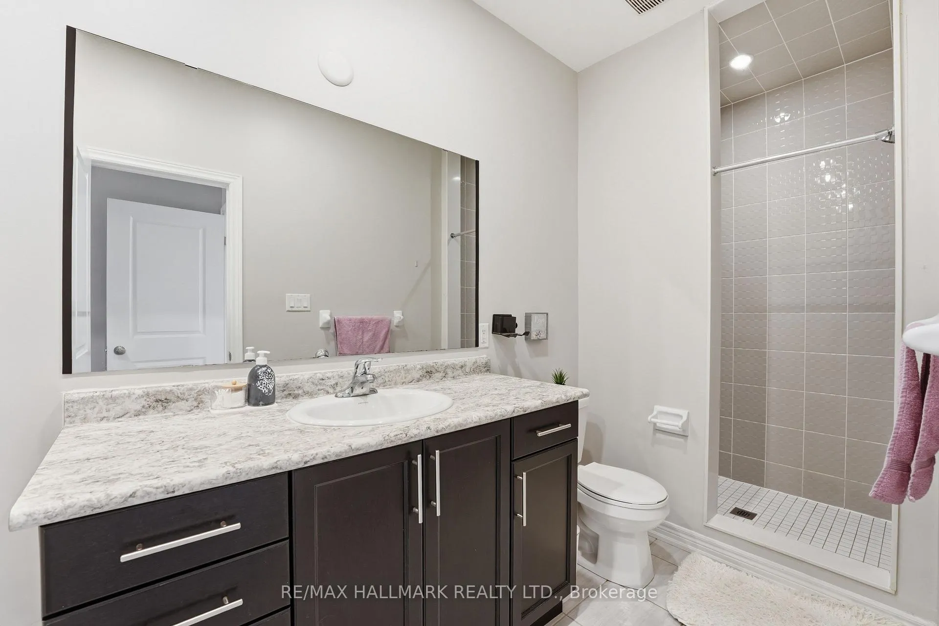 Photo 26 of 85 Adventura Road, Brampton, Northwest Brampton — HOMEH