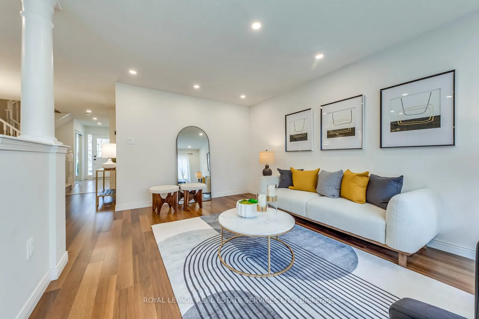 Photo 6 of 2066 Broadleaf Crescent, Burlington, Uptown — HOMEH