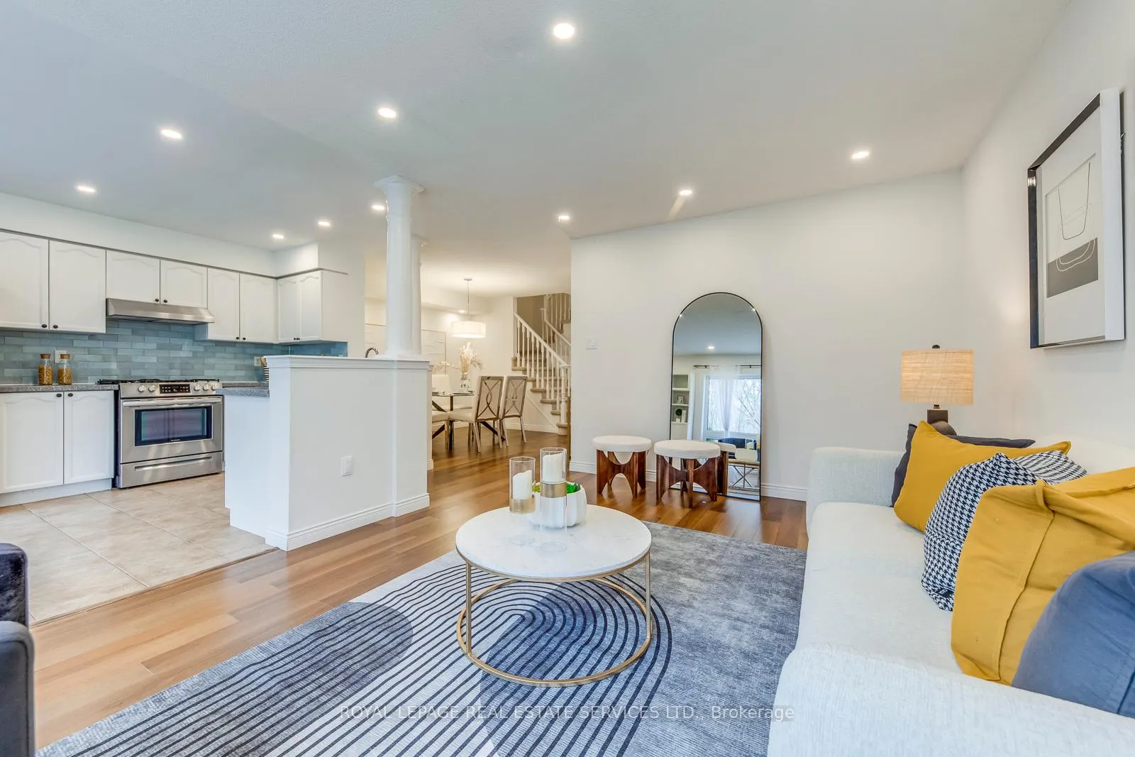 Photo 7 of 2066 Broadleaf Crescent, Burlington, Uptown — HOMEH