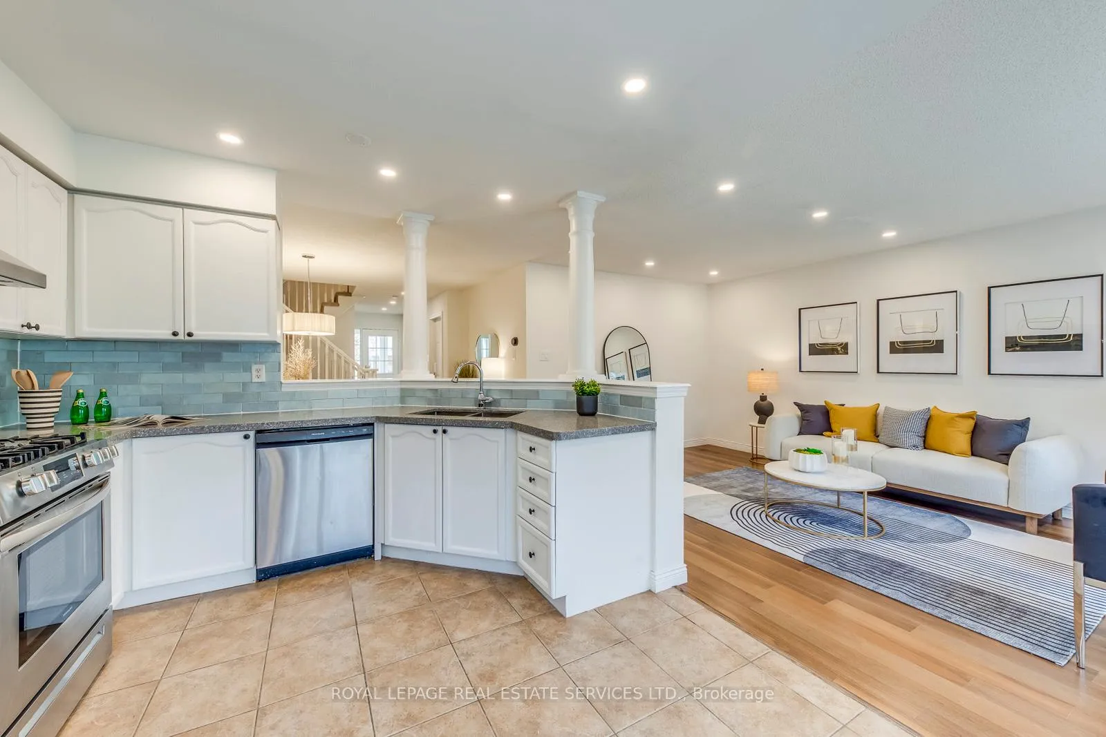 Photo 10 of 2066 Broadleaf Crescent, Burlington, Uptown — HOMEH
