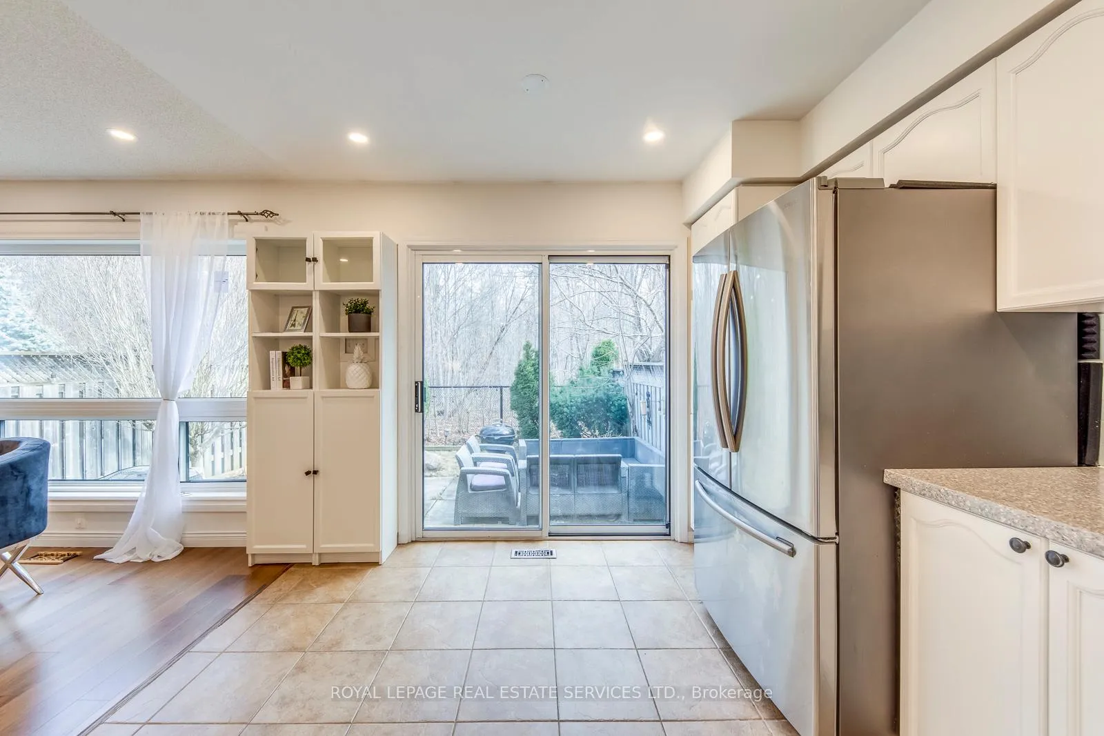 Photo 11 of 2066 Broadleaf Crescent, Burlington, Uptown — HOMEH