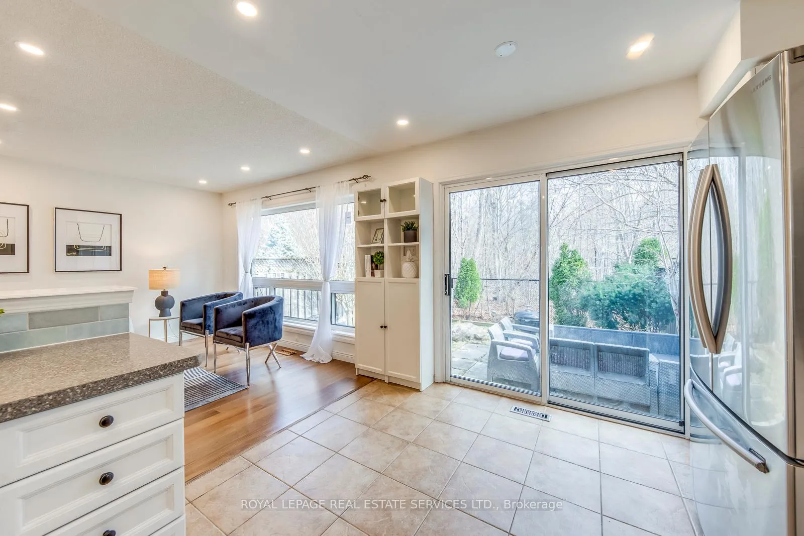 Photo 12 of 2066 Broadleaf Crescent, Burlington, Uptown — HOMEH
