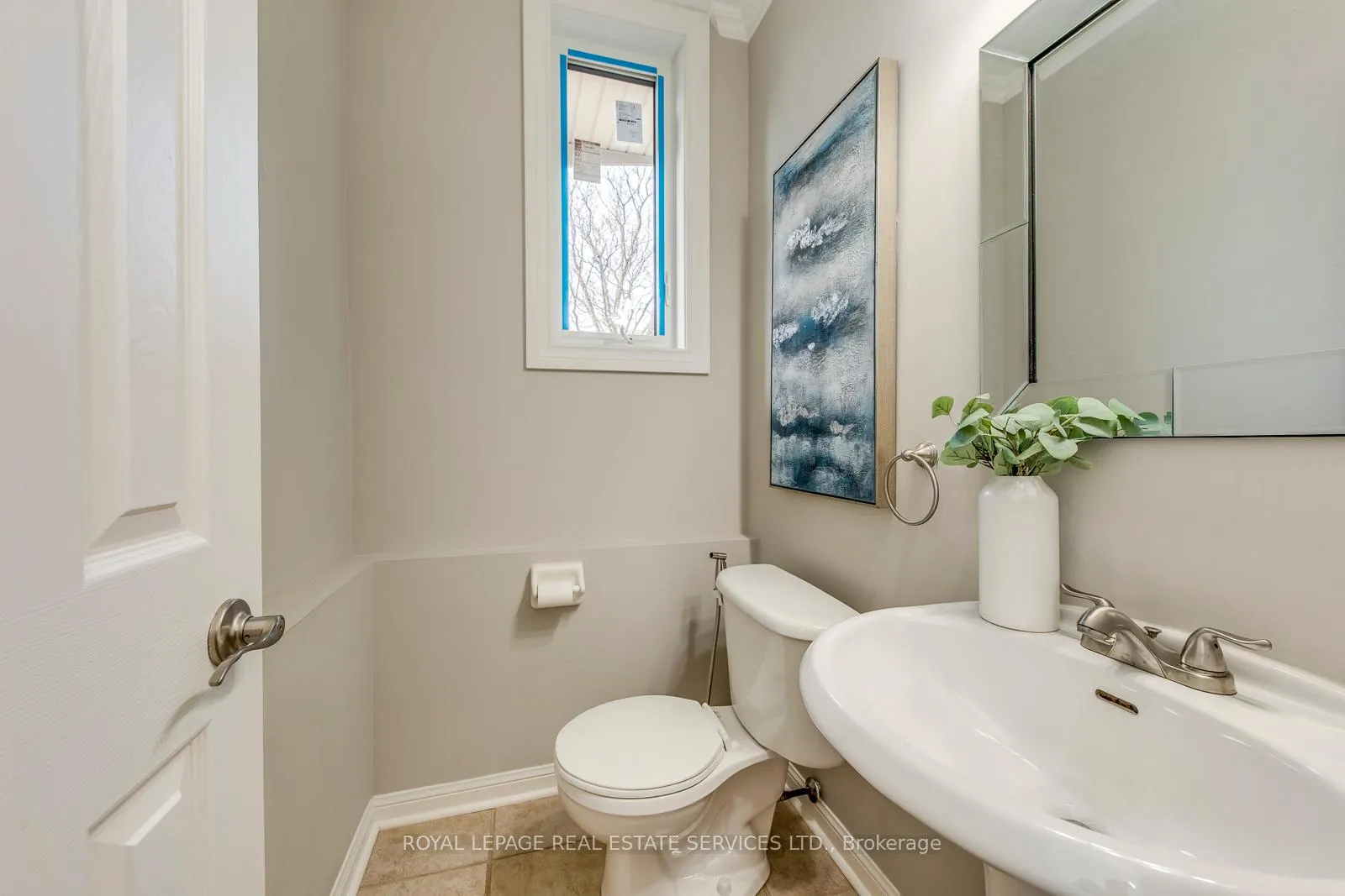 Photo 13 of 2066 Broadleaf Crescent, Burlington, Uptown — HOMEH