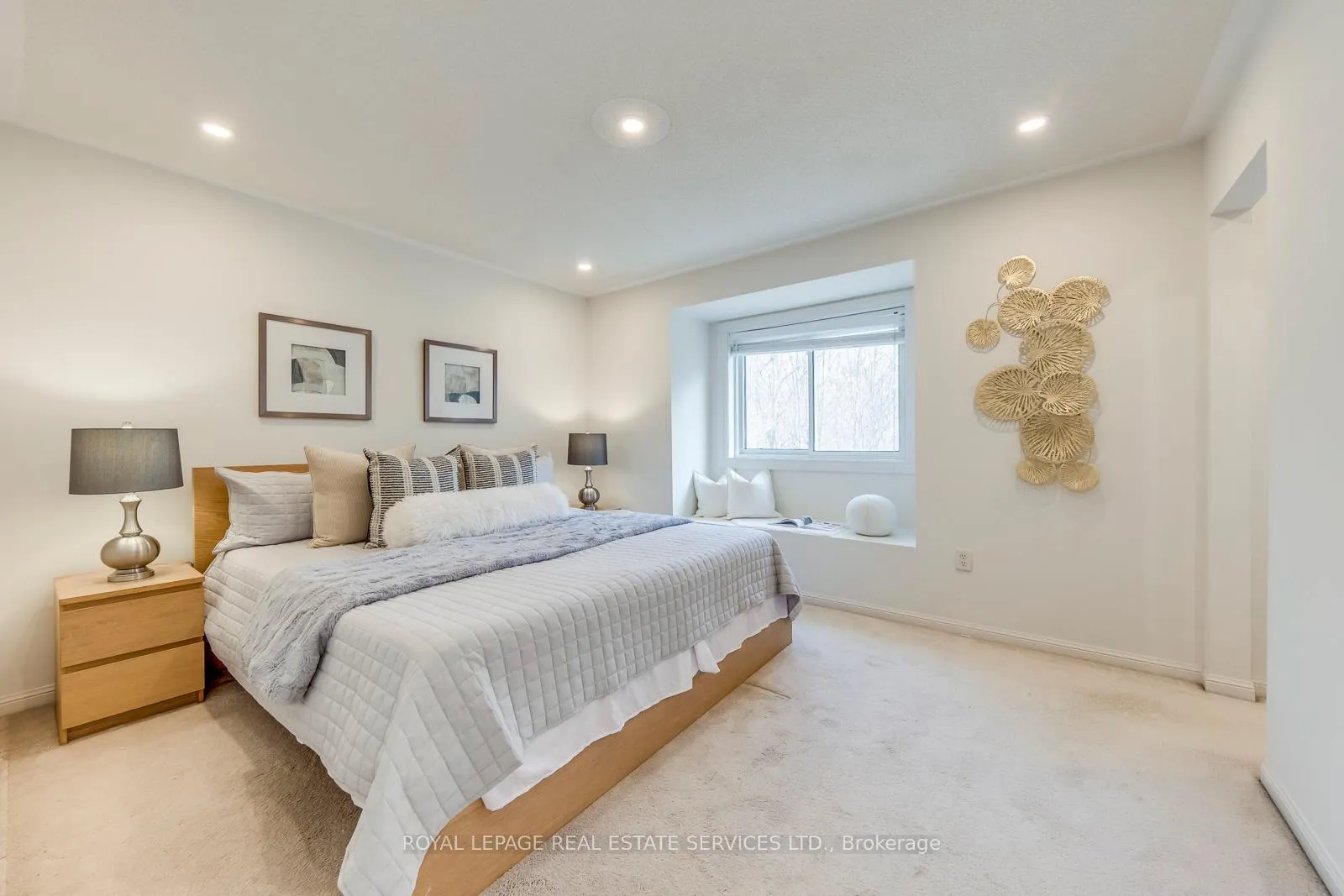 Photo 15 of 2066 Broadleaf Crescent, Burlington, Uptown — HOMEH