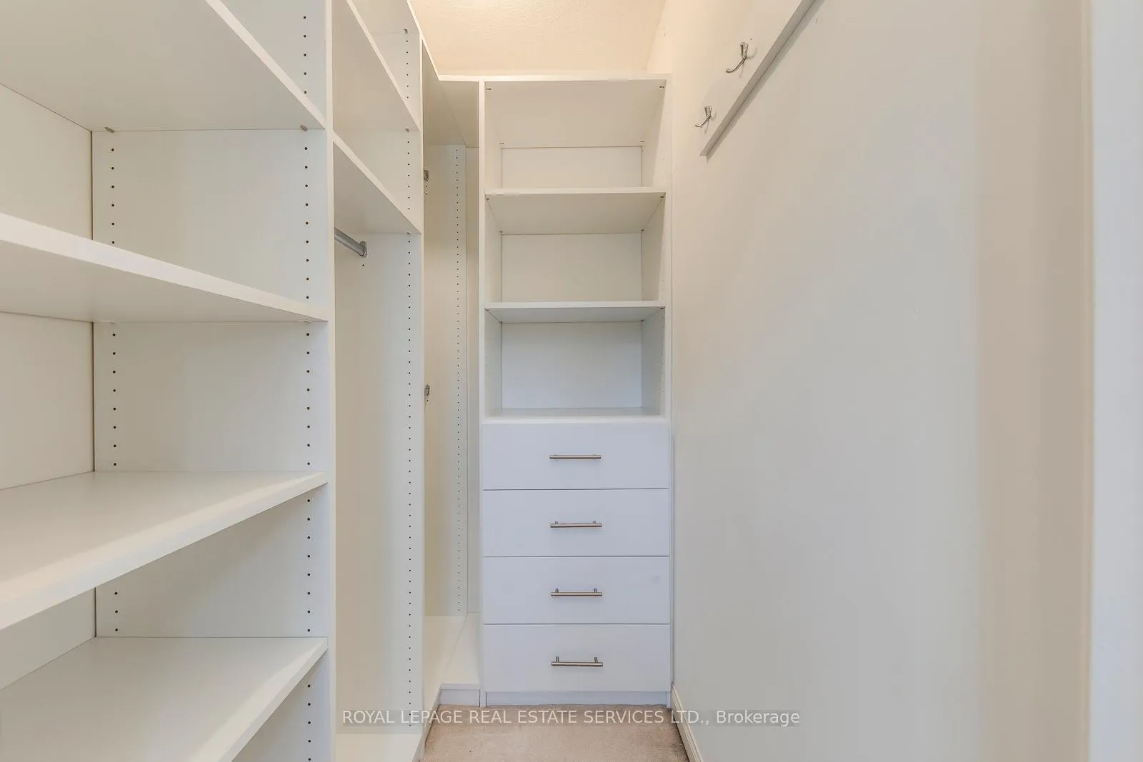 Photo 17 of 2066 Broadleaf Crescent, Burlington, Uptown — HOMEH