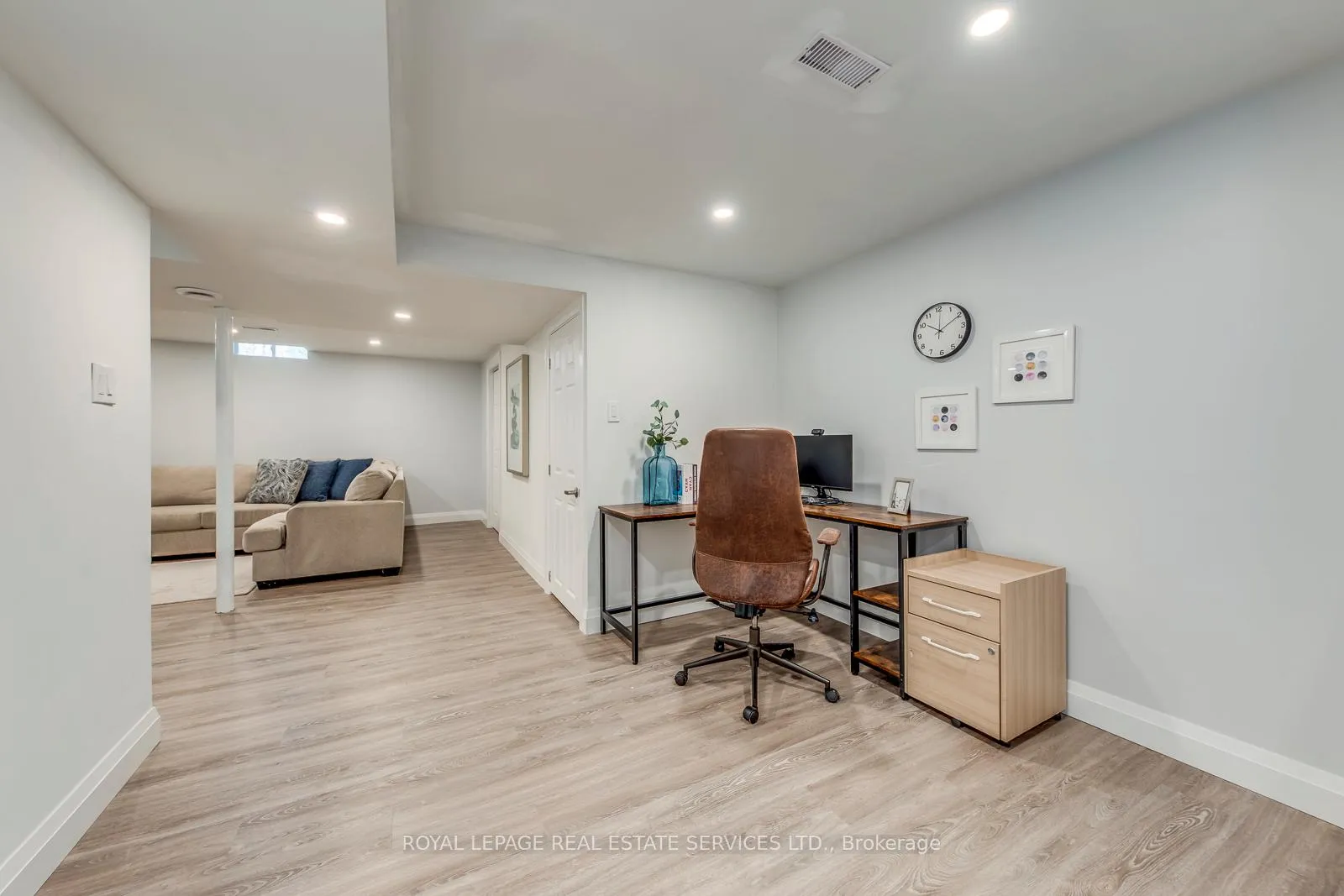 Photo 23 of 2066 Broadleaf Crescent, Burlington, Uptown — HOMEH
