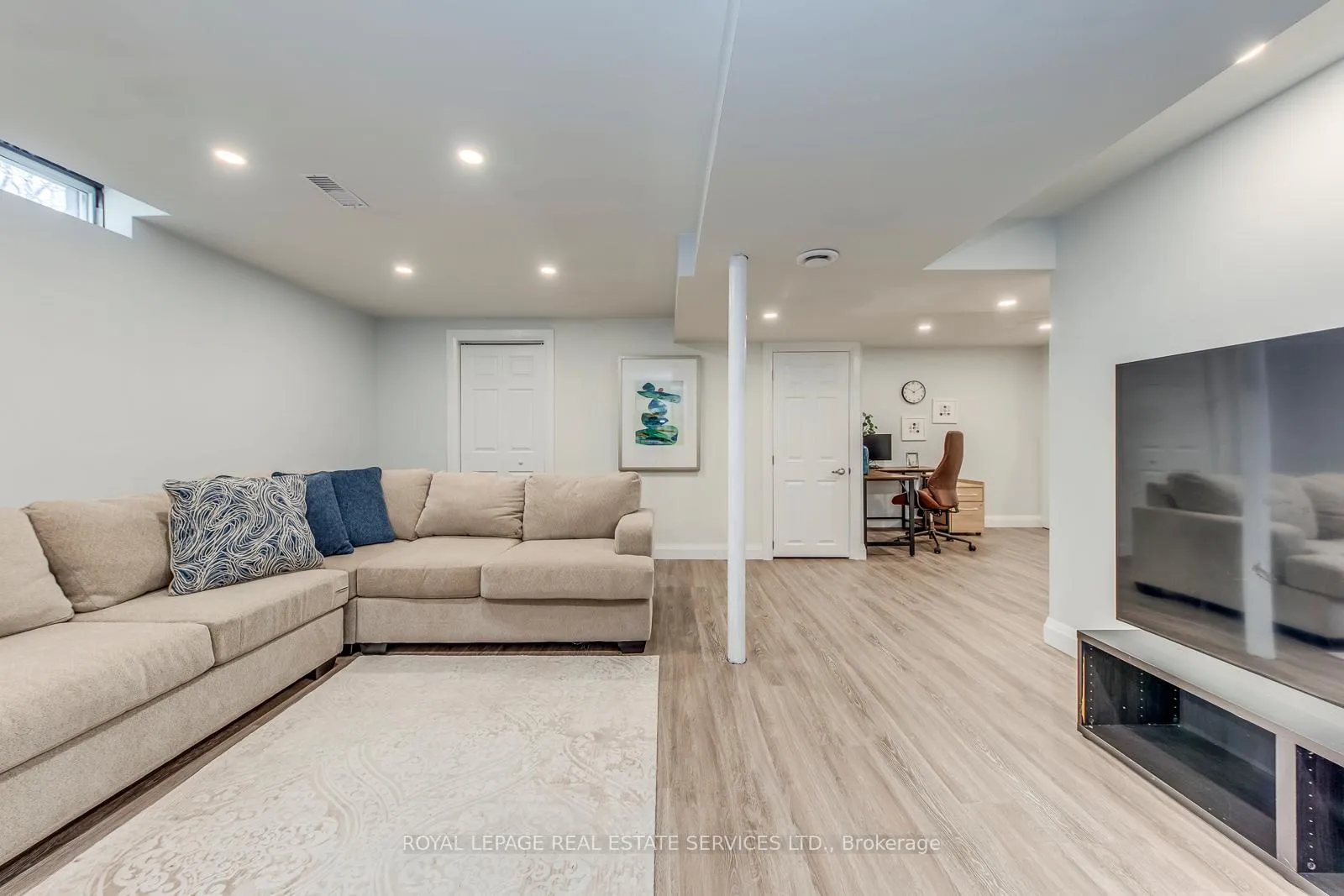 Photo 24 of 2066 Broadleaf Crescent, Burlington, Uptown — HOMEH