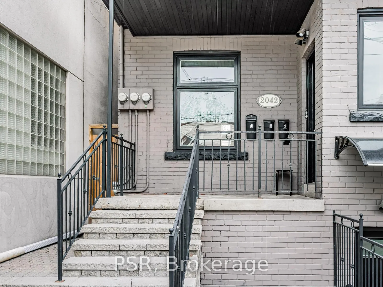 Photo 2 of Unit 2, 2042 Dundas Street, Toronto, Roncesvalles — HOMEH
