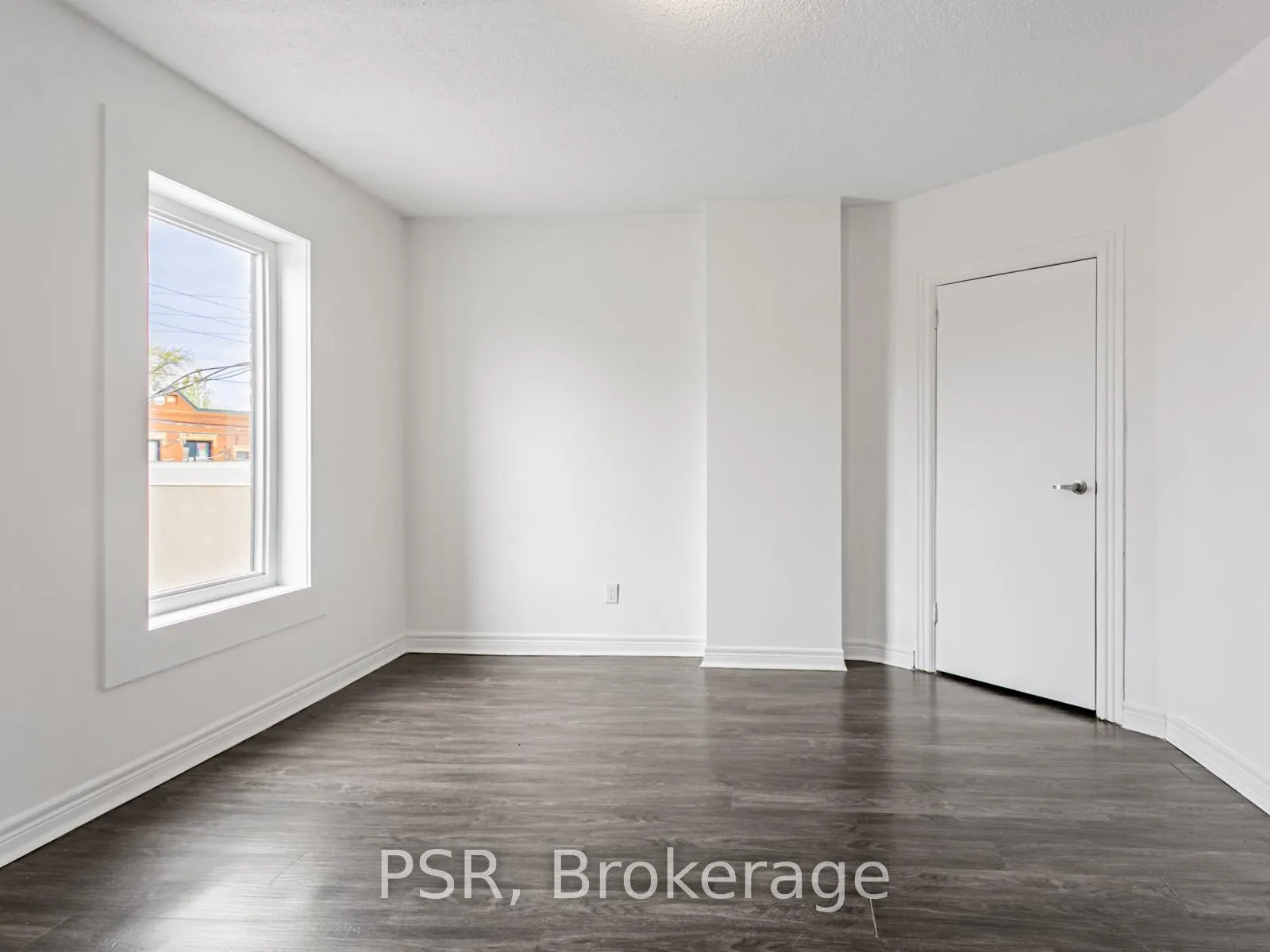Photo 5 of Unit 2, 2042 Dundas Street, Toronto, Roncesvalles — HOMEH
