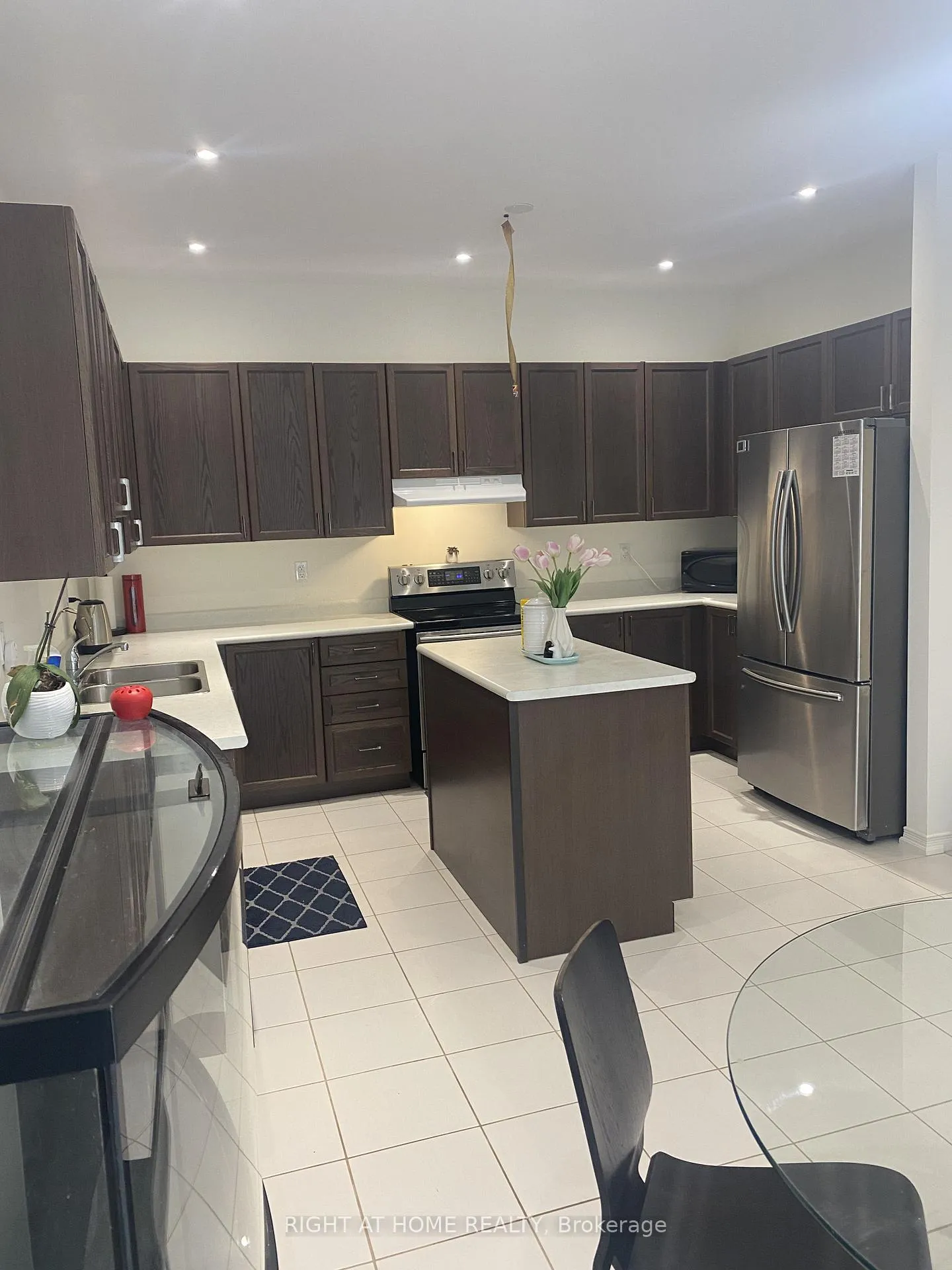 Photo 5 of 1796 William Lott Drive, Oshawa, Taunton — HOMEH
