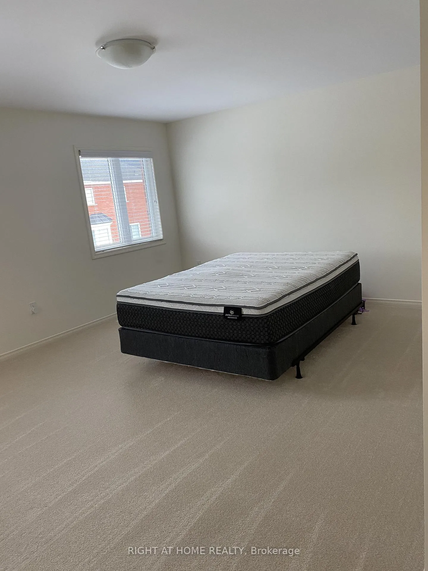Photo 14 of 1796 William Lott Drive, Oshawa, Taunton — HOMEH
