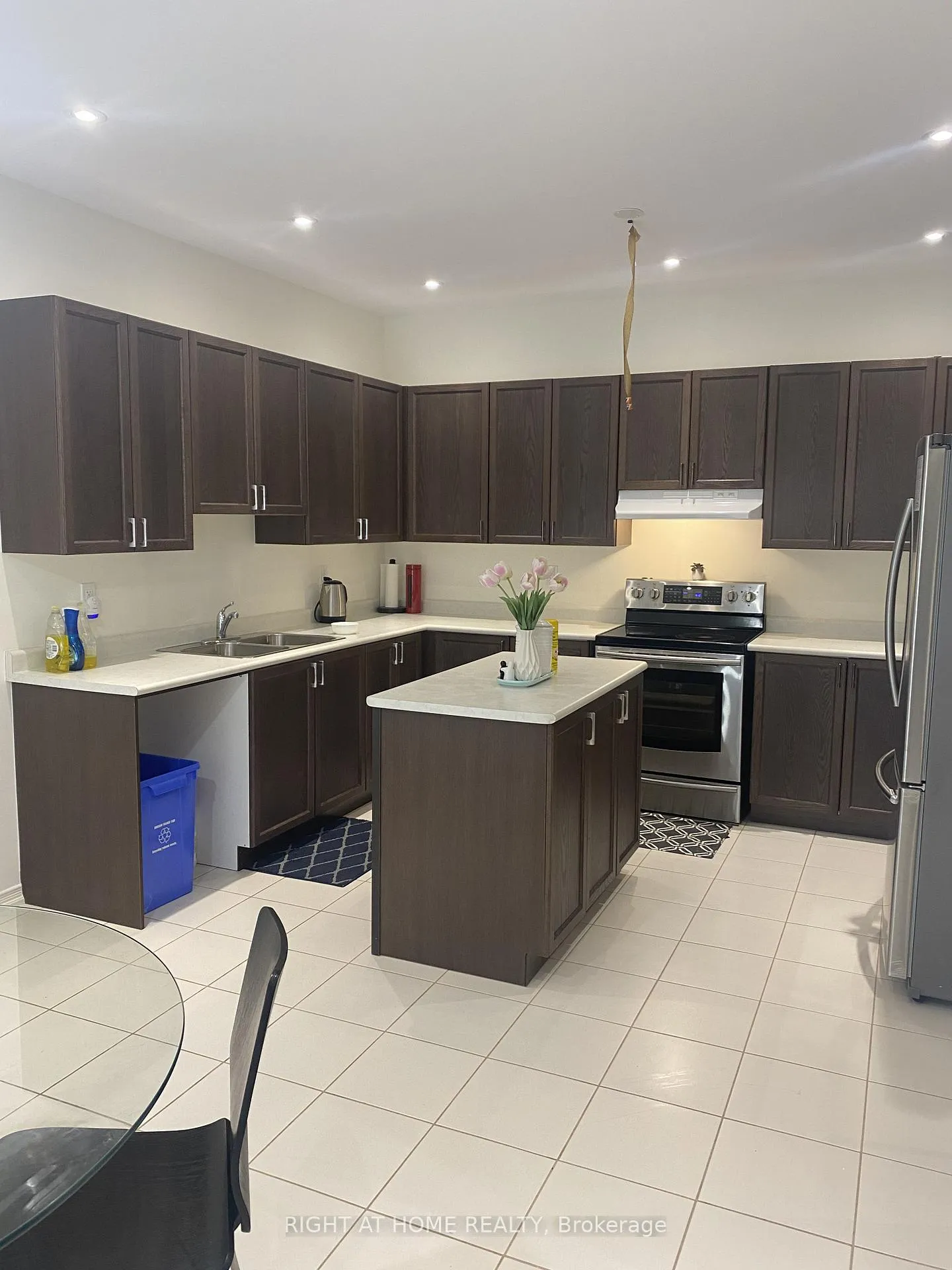 Photo 21 of 1796 William Lott Drive, Oshawa, Taunton — HOMEH