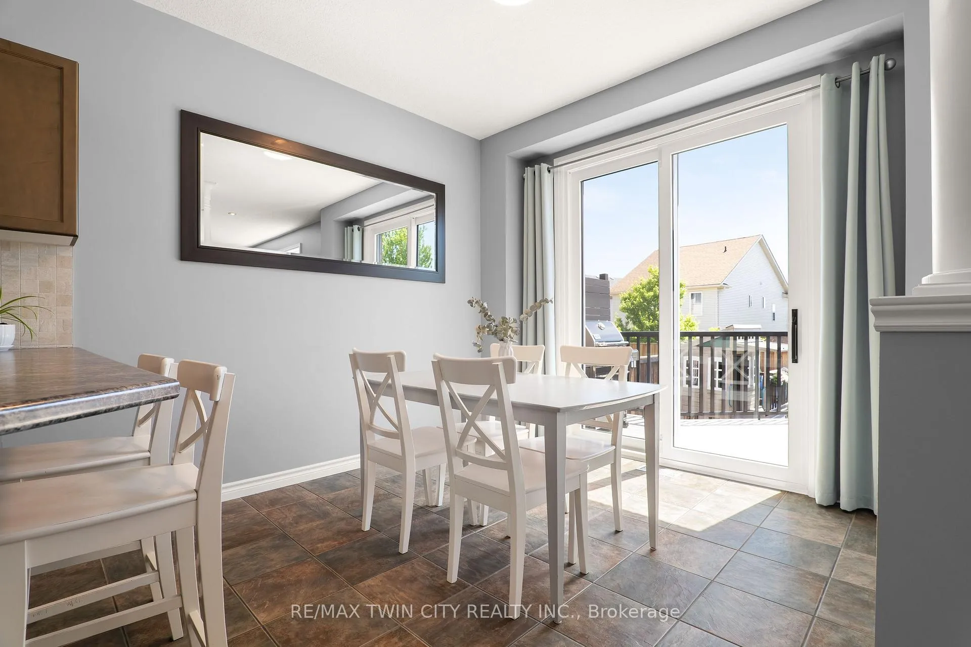 Photo 9 of 100 Pebblecreek Drive, Kitchener — HOMEH