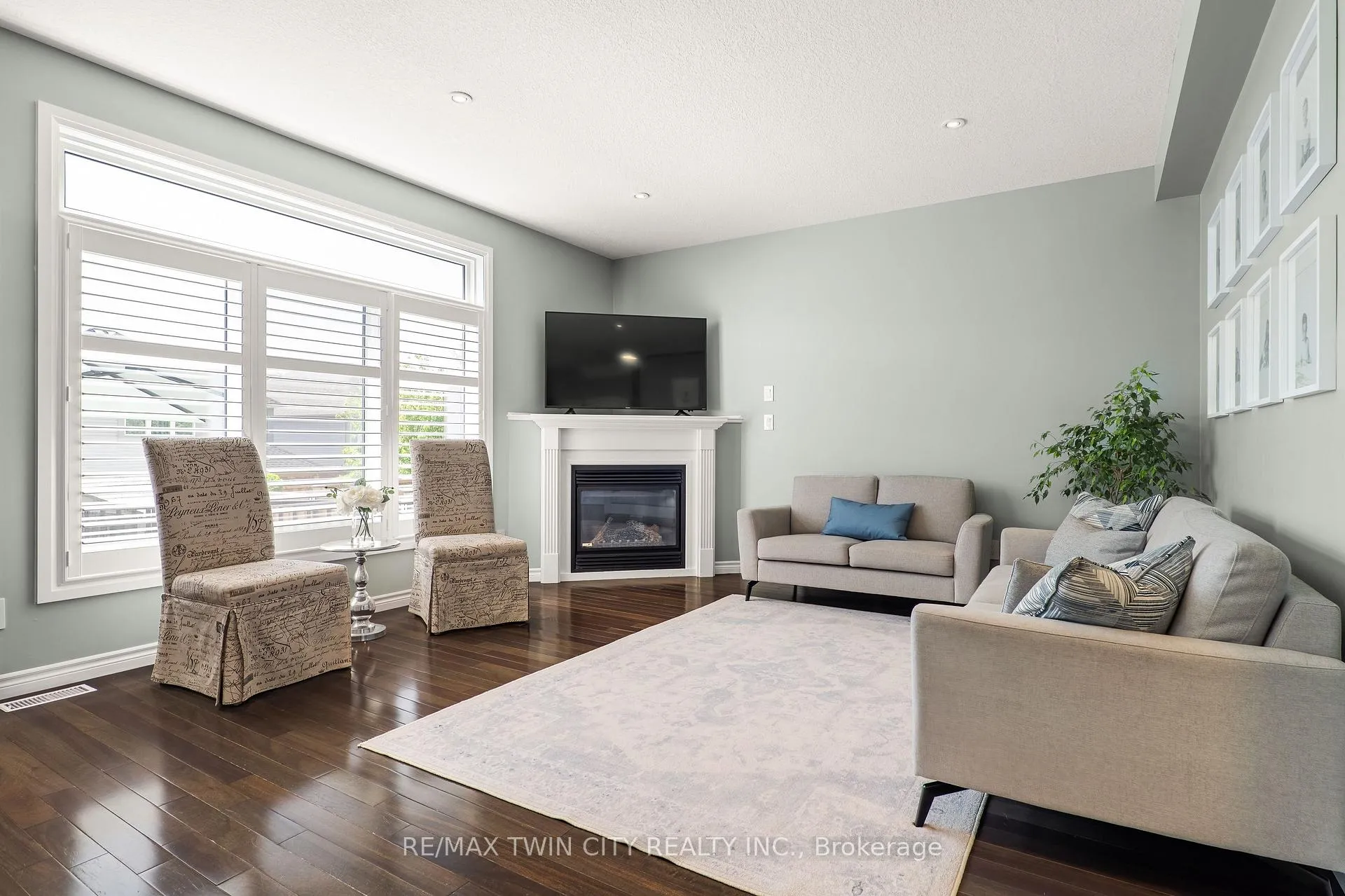 Photo 13 of 100 Pebblecreek Drive, Kitchener — HOMEH
