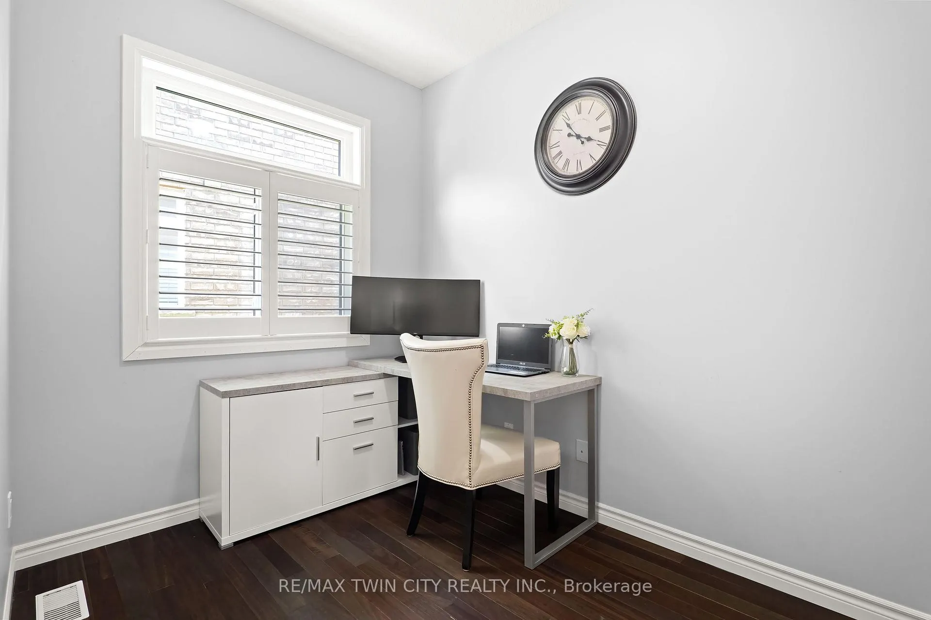 Photo 17 of 100 Pebblecreek Drive, Kitchener — HOMEH
