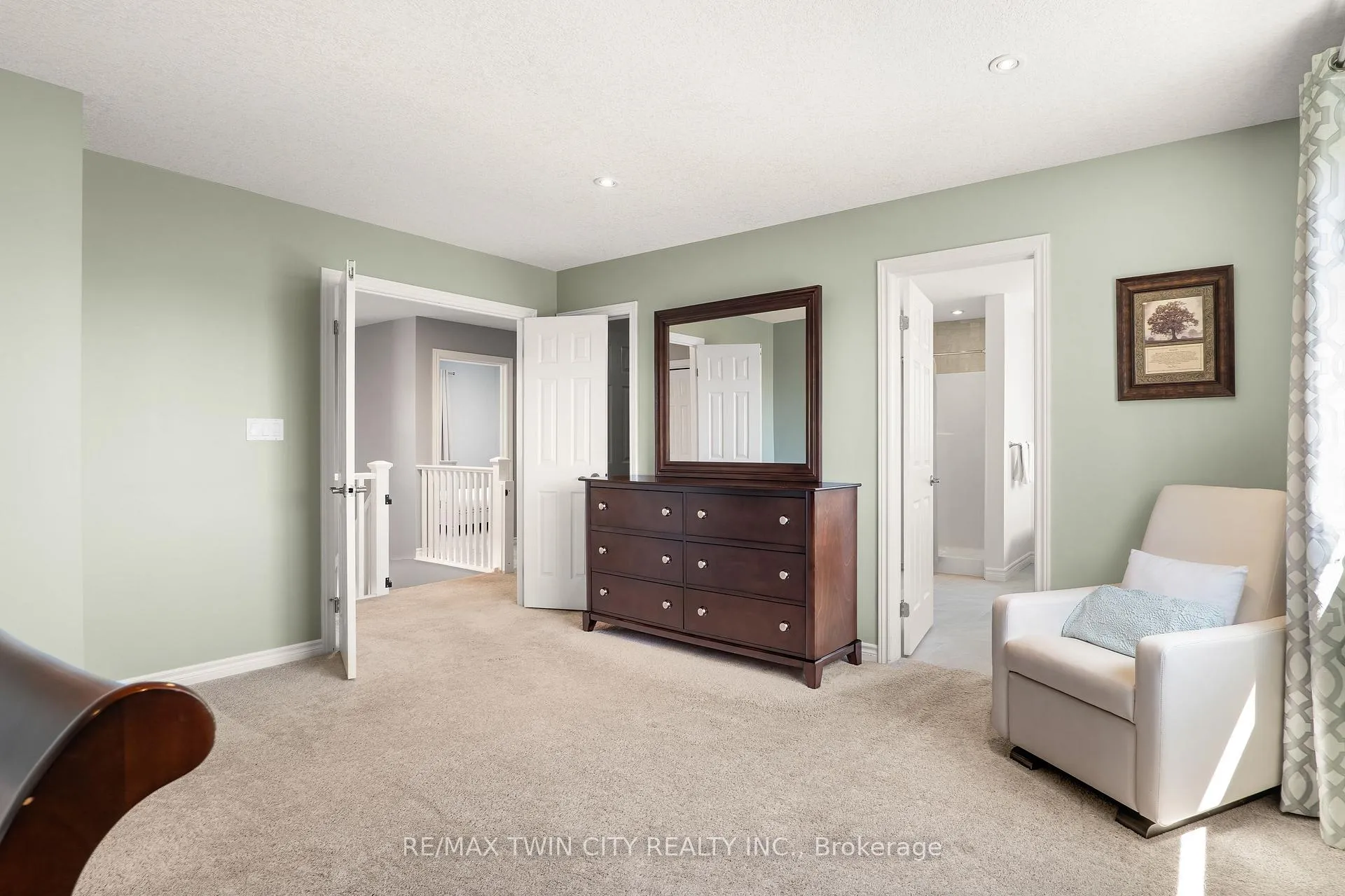 Photo 19 of 100 Pebblecreek Drive, Kitchener — HOMEH