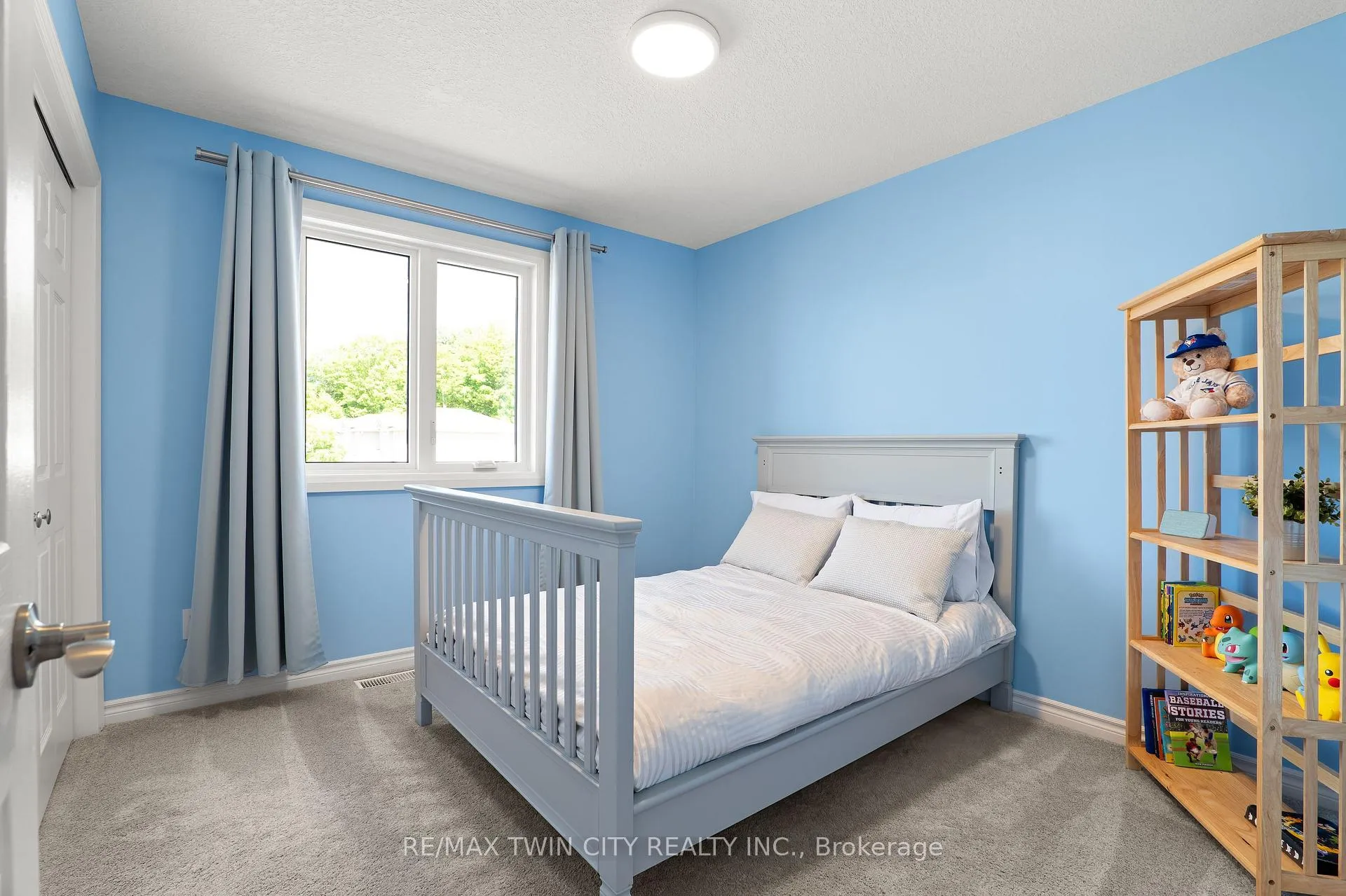 Photo 23 of 100 Pebblecreek Drive, Kitchener — HOMEH