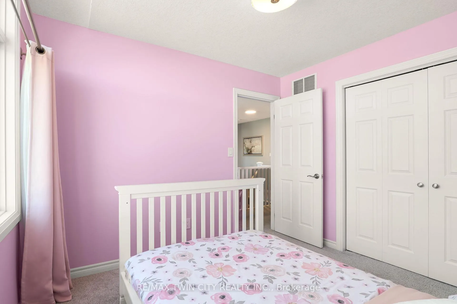 Photo 29 of 100 Pebblecreek Drive, Kitchener — HOMEH