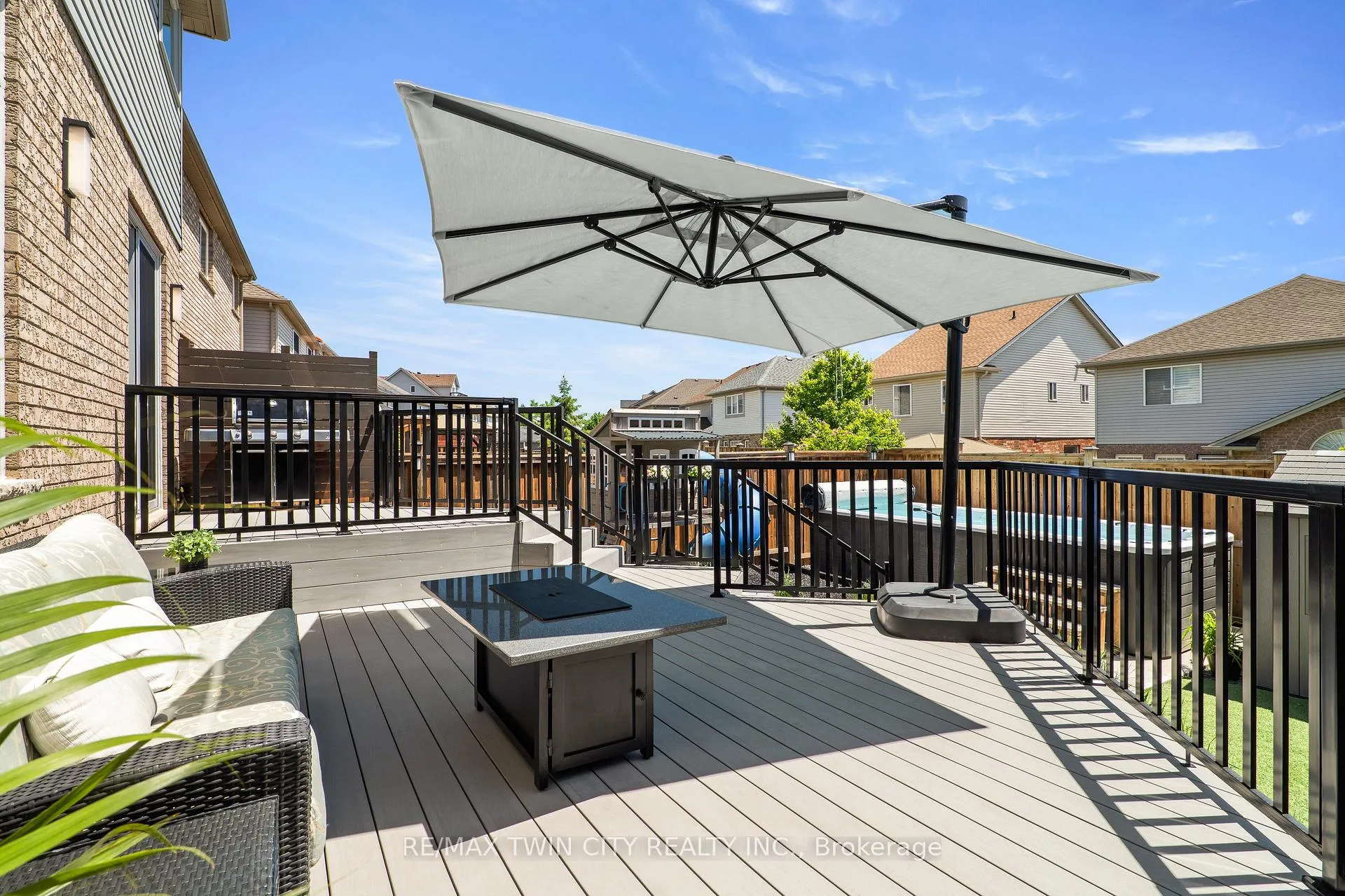 Photo 38 of 100 Pebblecreek Drive, Kitchener — HOMEH