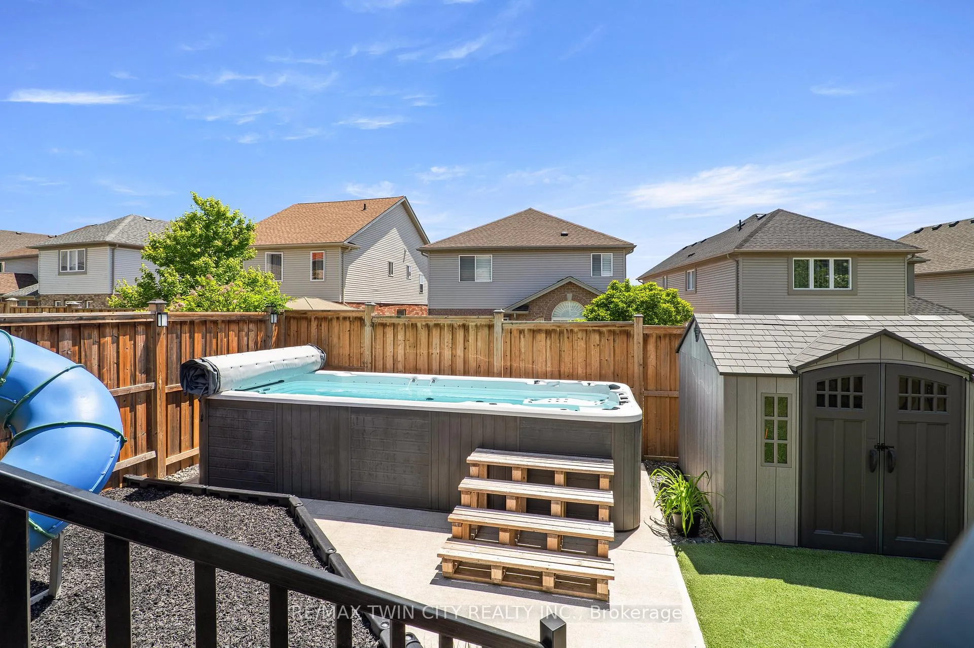 Photo 40 of 100 Pebblecreek Drive, Kitchener — HOMEH