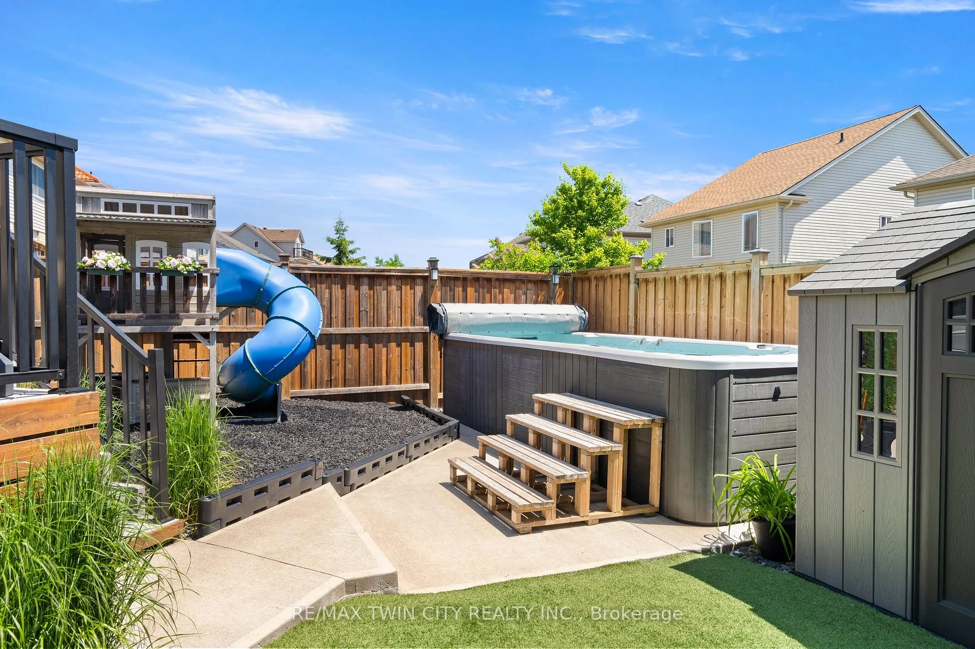 Photo 45 of 100 Pebblecreek Drive, Kitchener — HOMEH