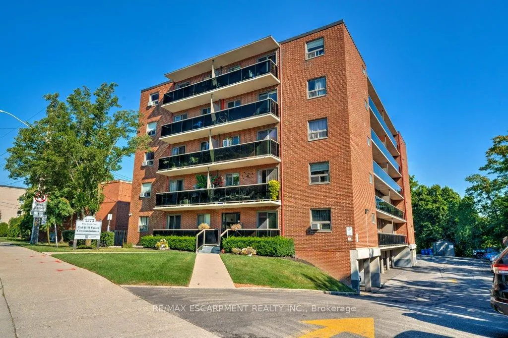 Photo 2 of Unit 17, 2373 King Street E, Hamilton, Glenview — HOMEH