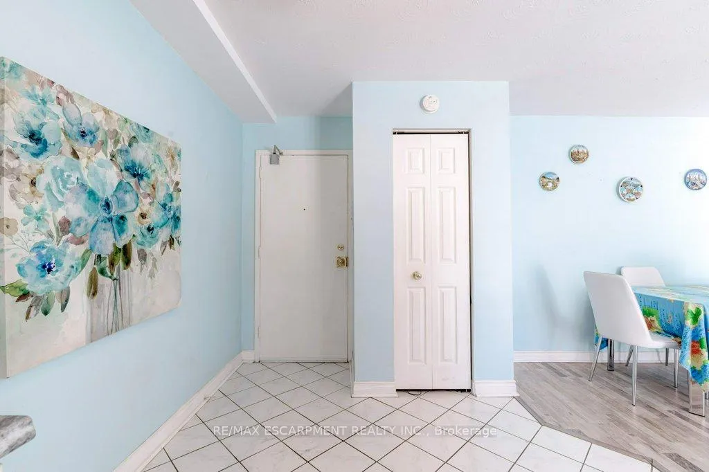 Photo 5 of Unit 17, 2373 King Street E, Hamilton, Glenview — HOMEH
