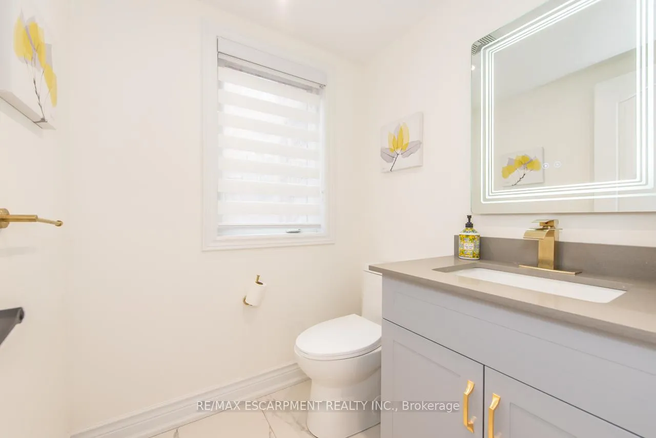 Photo 10 of 64 City Park Circle, Vaughan, West Woodbridge — HOMEH