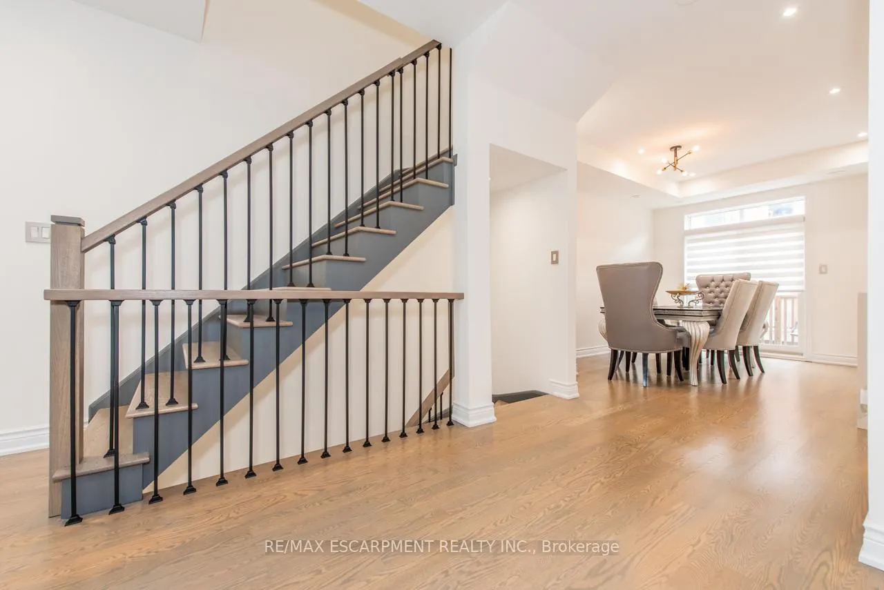 Photo 11 of 64 City Park Circle, Vaughan, West Woodbridge — HOMEH