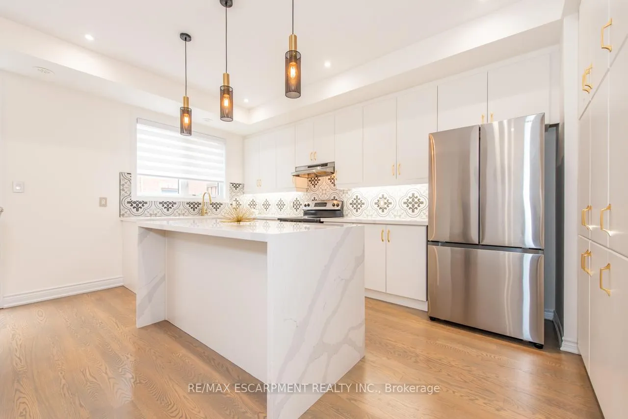 Photo 13 of 64 City Park Circle, Vaughan, West Woodbridge — HOMEH