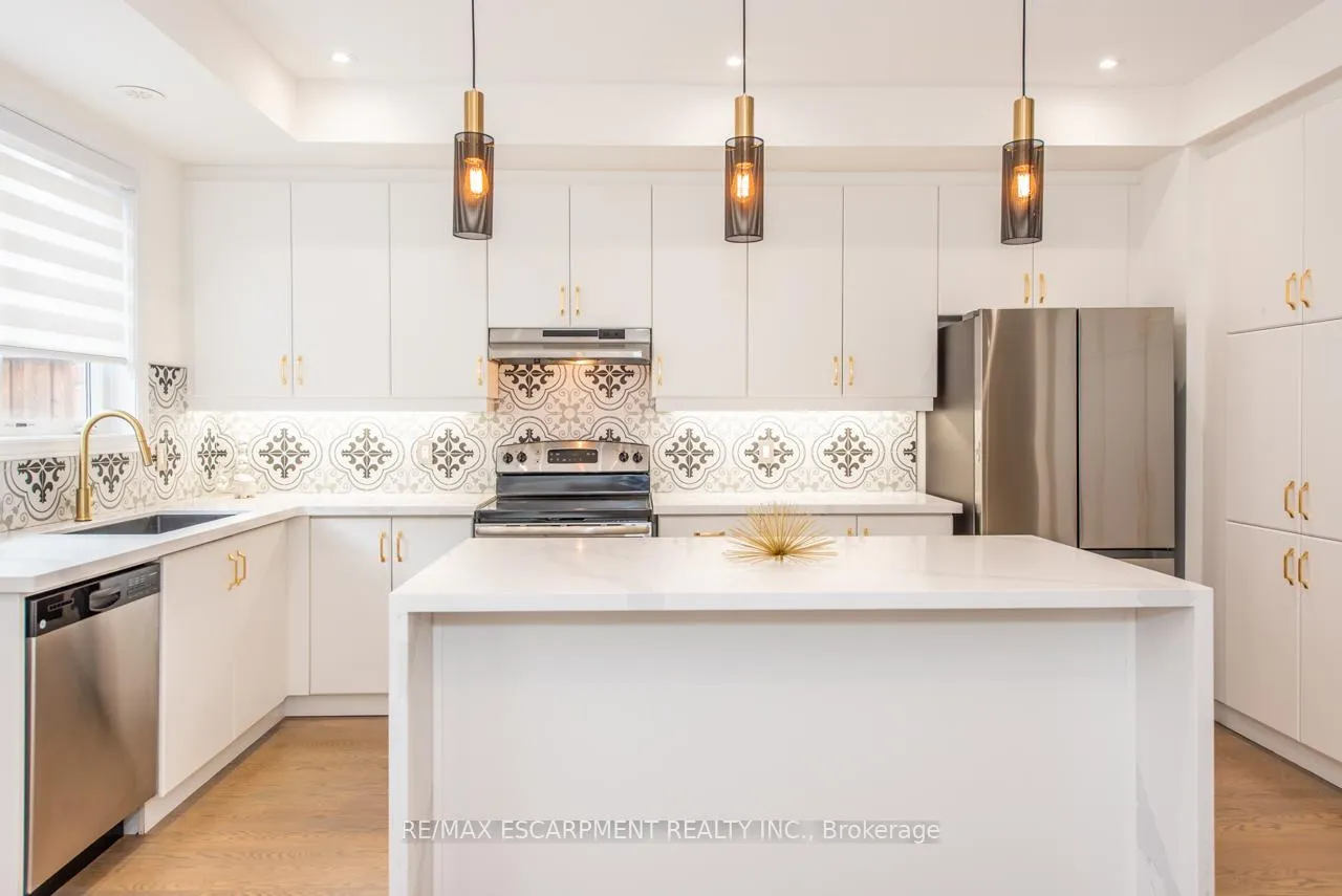 Photo 16 of 64 City Park Circle, Vaughan, West Woodbridge — HOMEH