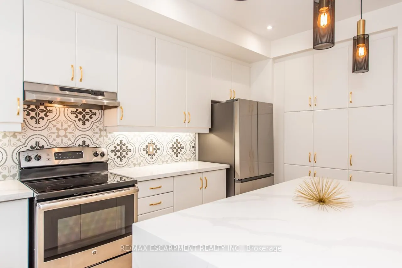 Photo 20 of 64 City Park Circle, Vaughan, West Woodbridge — HOMEH