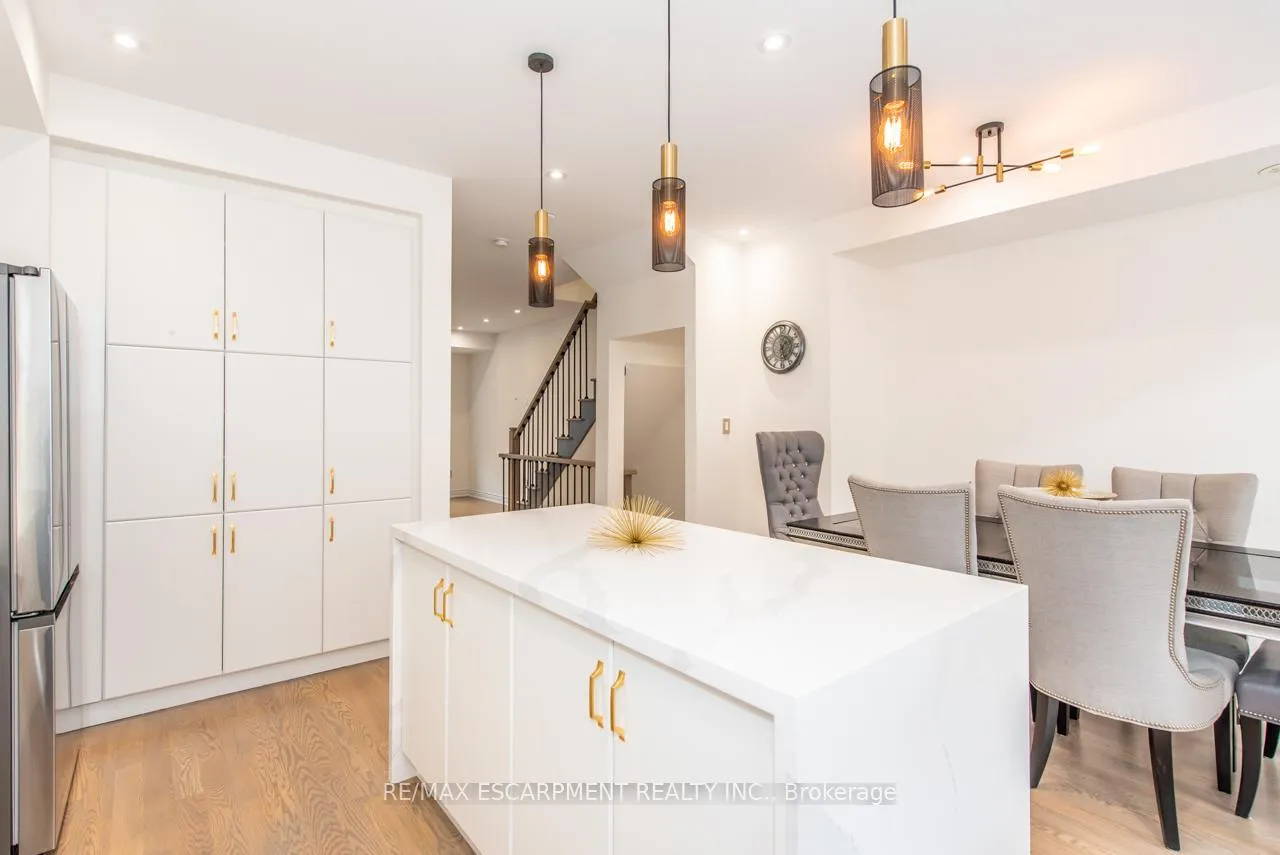 Photo 22 of 64 City Park Circle, Vaughan, West Woodbridge — HOMEH