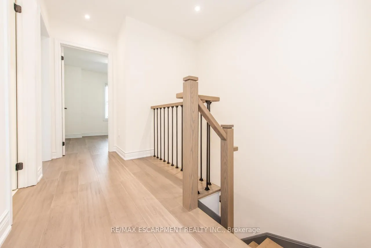 Photo 30 of 64 City Park Circle, Vaughan, West Woodbridge — HOMEH
