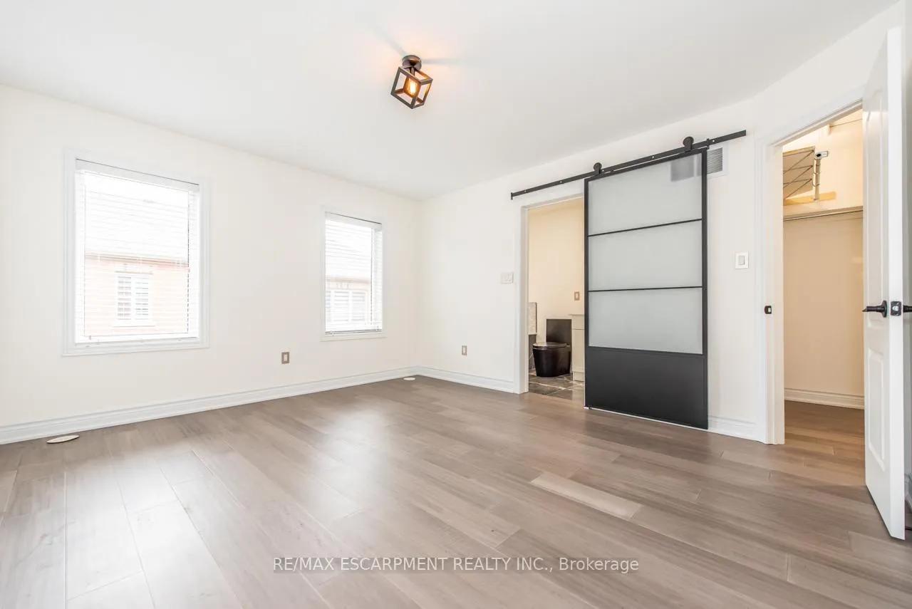 Photo 32 of 64 City Park Circle, Vaughan, West Woodbridge — HOMEH