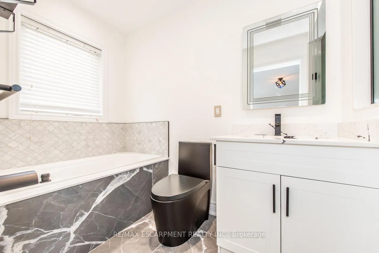 Photo 34 of 64 City Park Circle, Vaughan, West Woodbridge — HOMEH