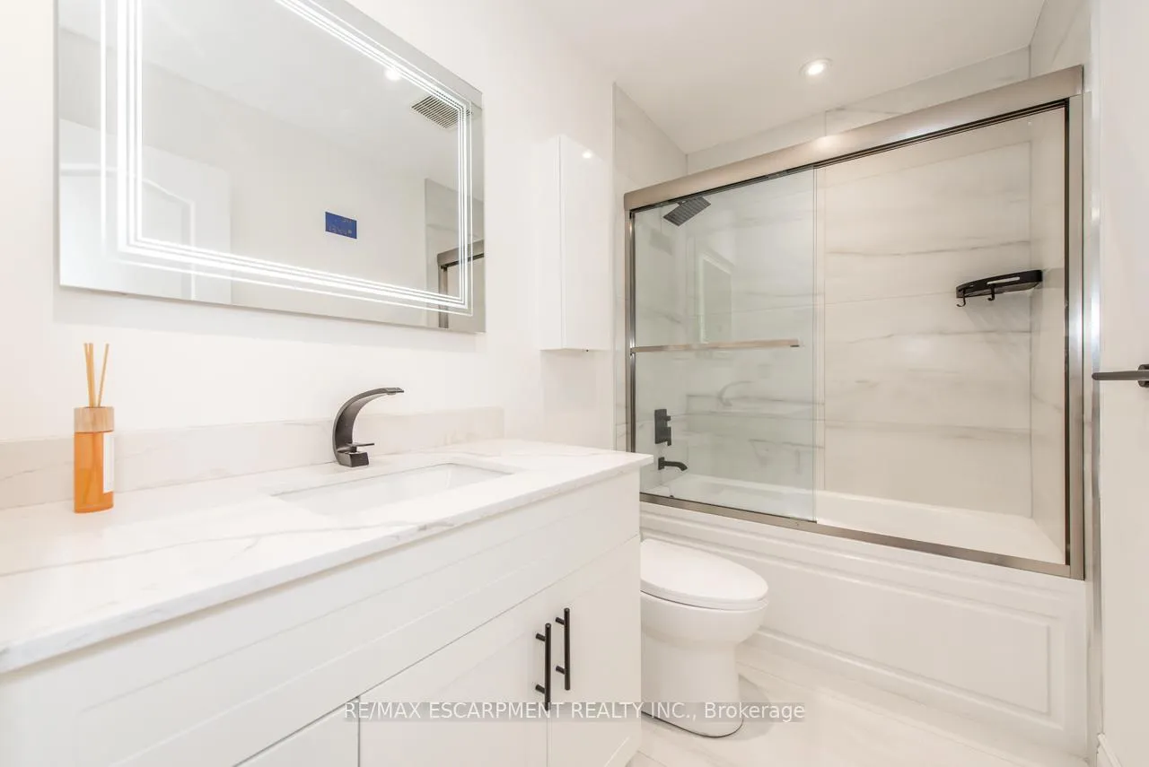 Photo 38 of 64 City Park Circle, Vaughan, West Woodbridge — HOMEH