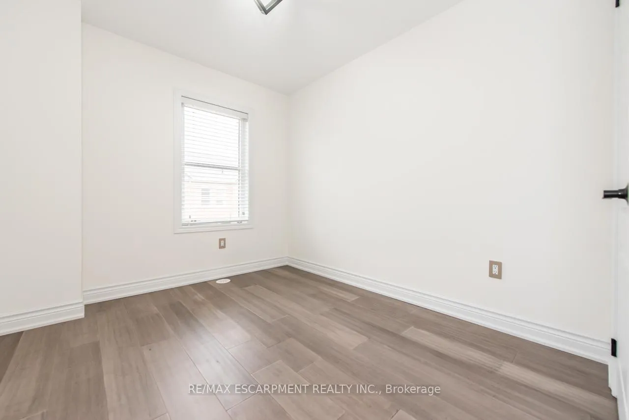 Photo 39 of 64 City Park Circle, Vaughan, West Woodbridge — HOMEH