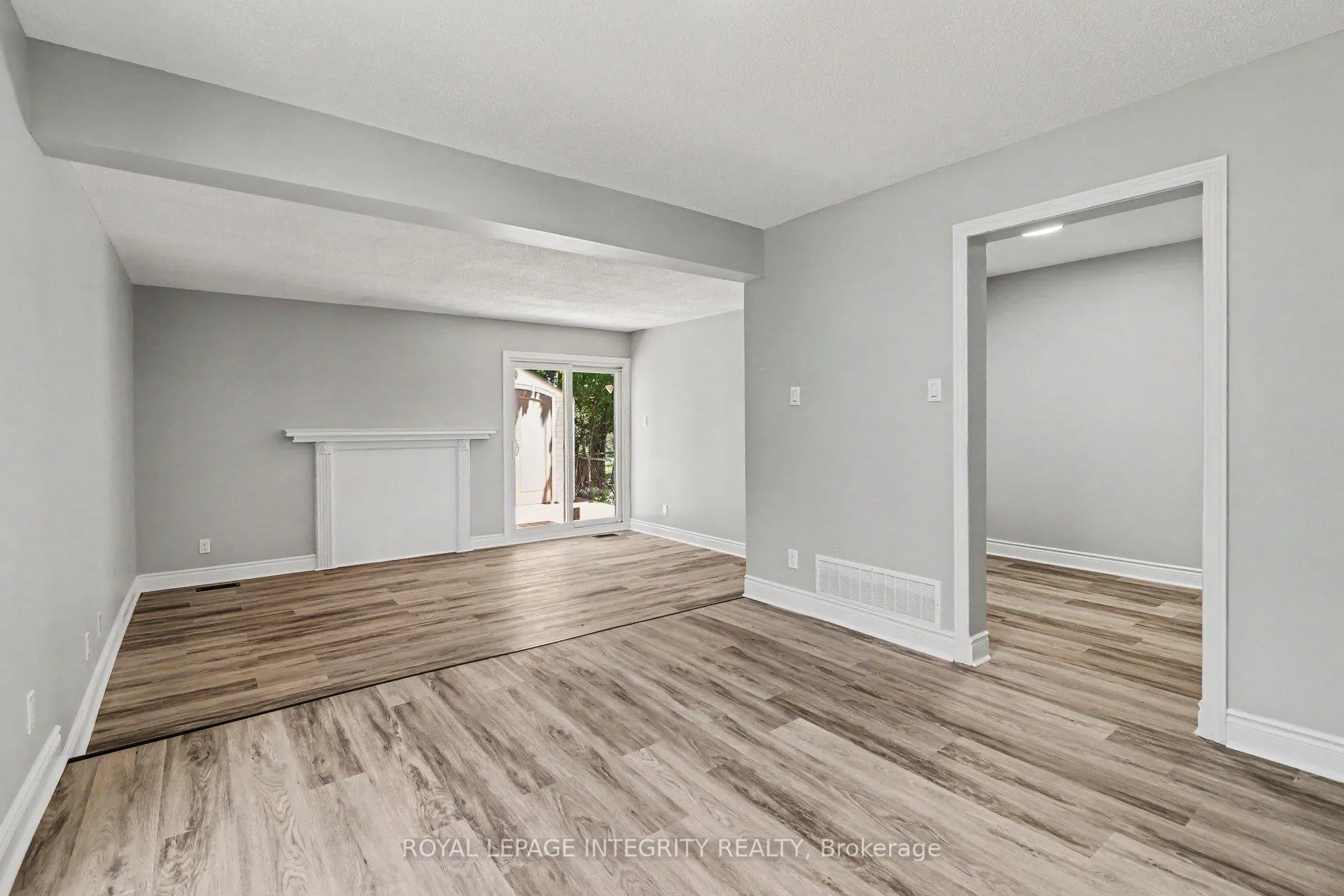 Photo 8 of 1511 Thurlow Street, Ottawa, Fallingbrook/Ridgemount — HOMEH