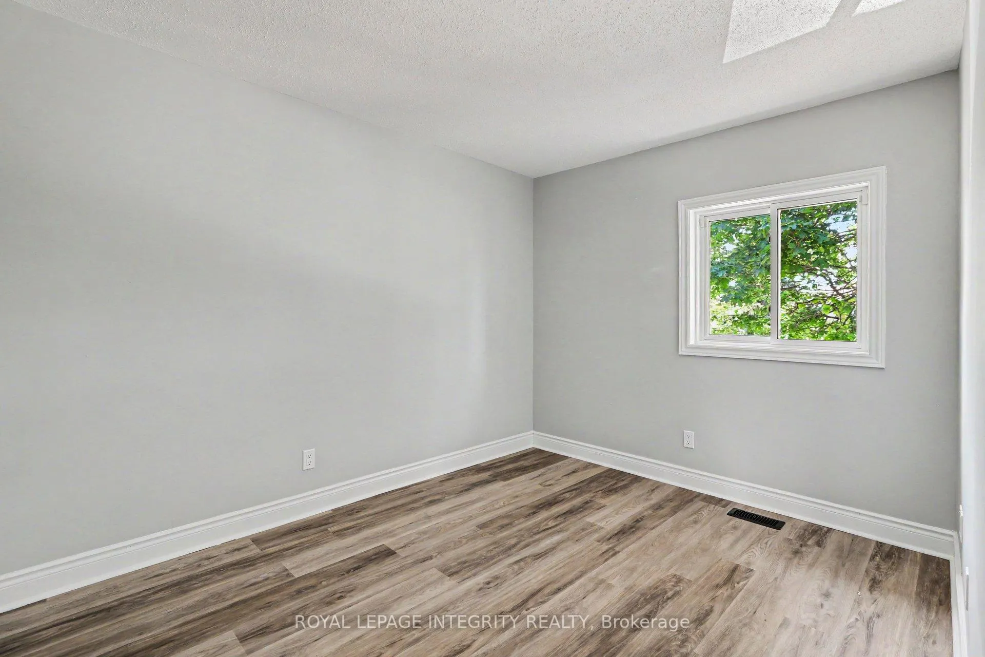 Photo 22 of 1511 Thurlow Street, Ottawa, Fallingbrook/Ridgemount — HOMEH