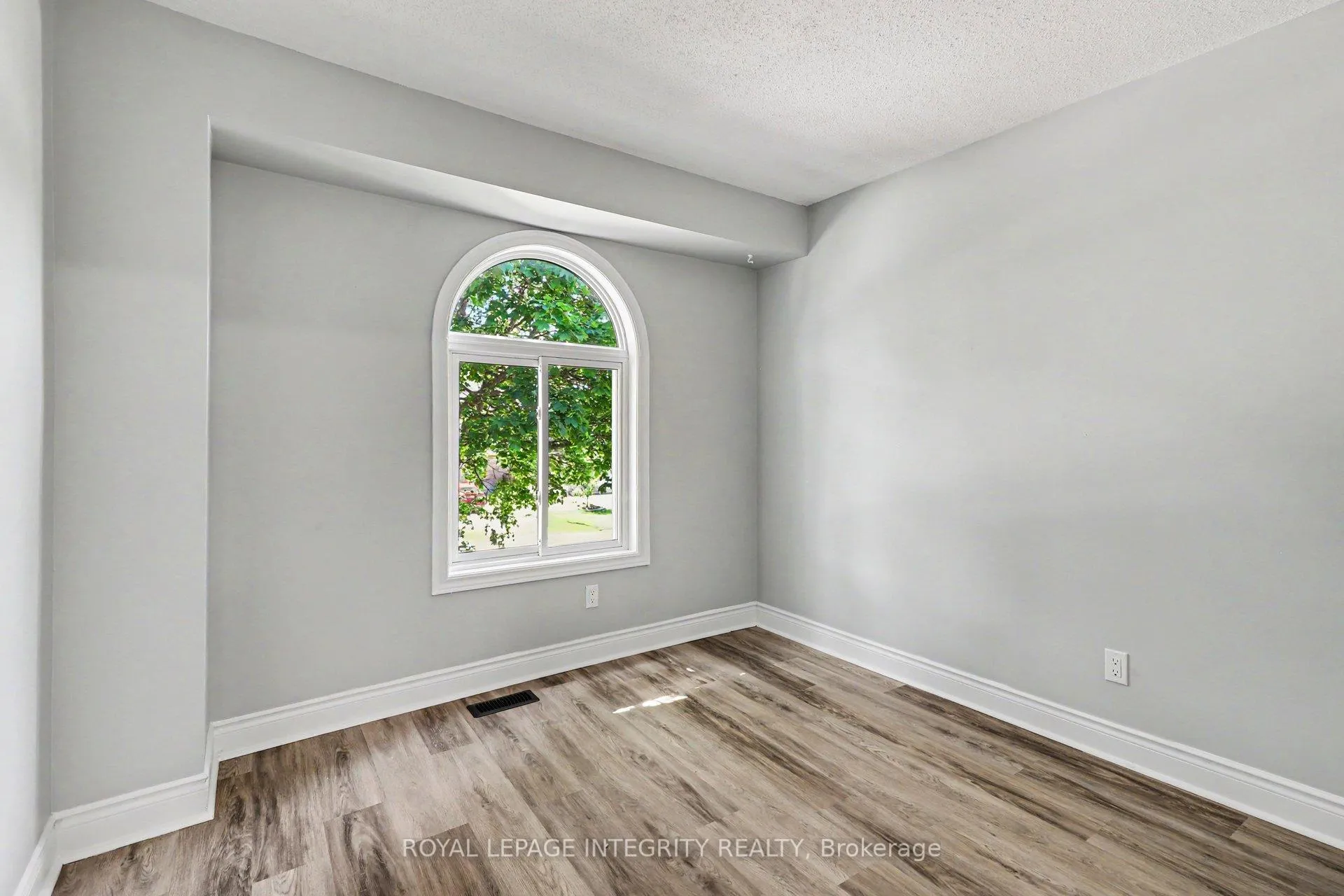 Photo 24 of 1511 Thurlow Street, Ottawa, Fallingbrook/Ridgemount — HOMEH