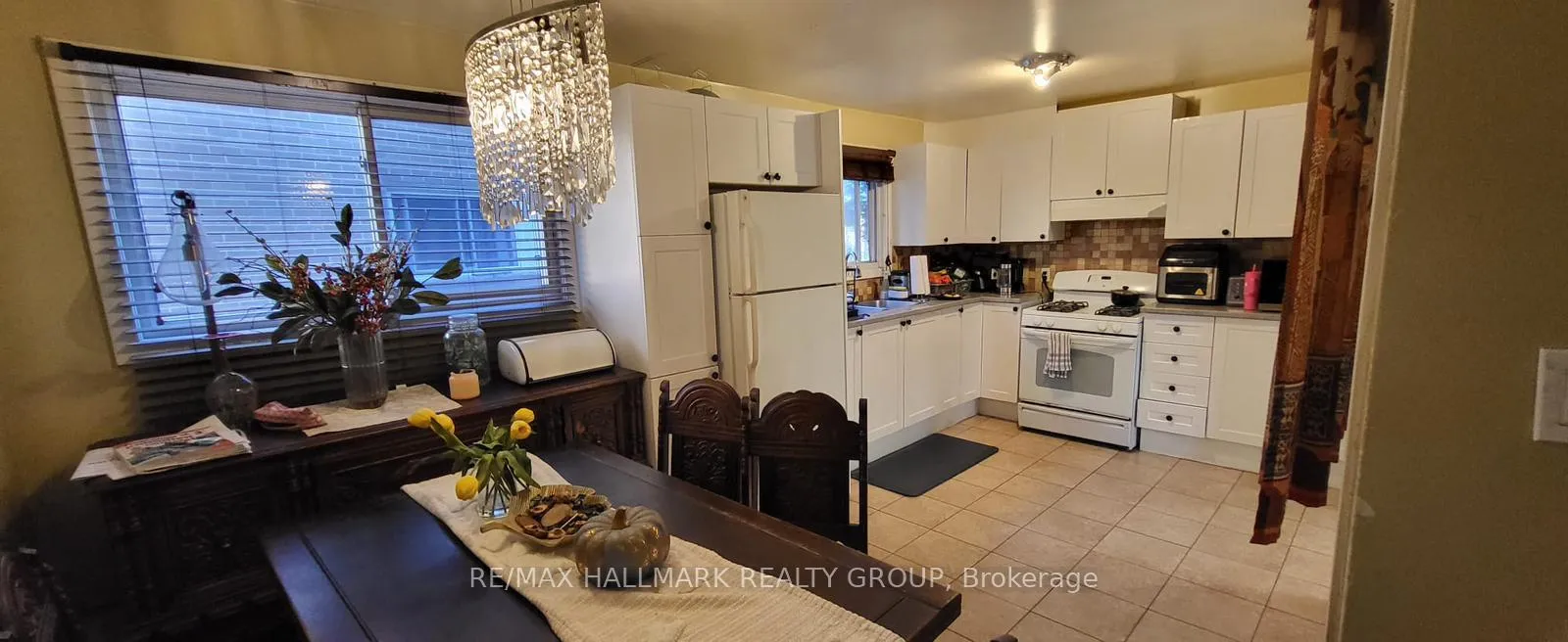 Photo 3 of Unit 2, 605 Donald Street, Ottawa, Overbrook/Castle Heights — HOMEH