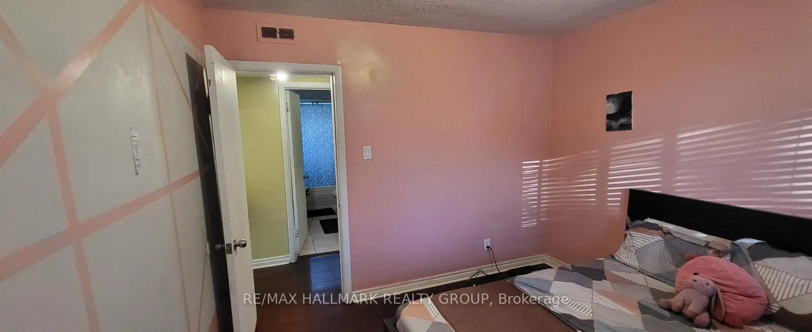 Photo 9 of Unit 2, 605 Donald Street, Ottawa, Overbrook/Castle Heights — HOMEH