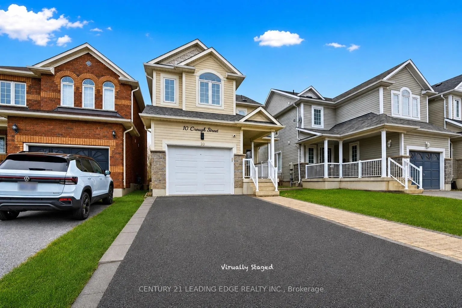 Photo 1 of 10 Crough Street, Clarington, Bowmanville — HOMEH