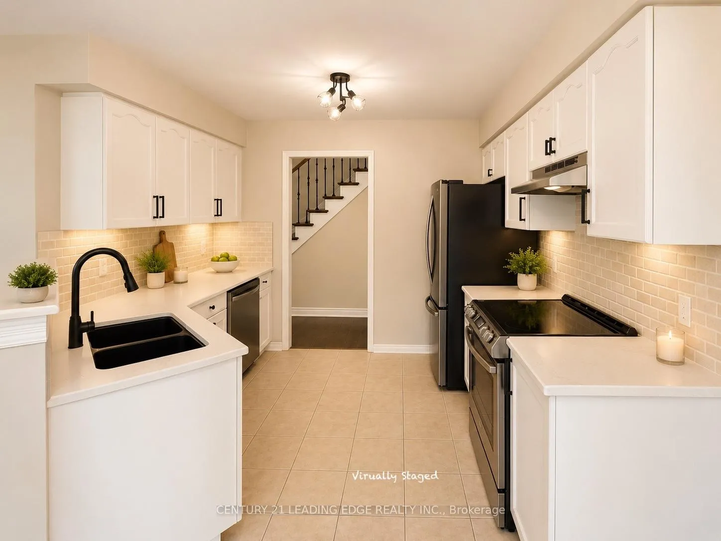 Photo 7 of 10 Crough Street, Clarington, Bowmanville — HOMEH